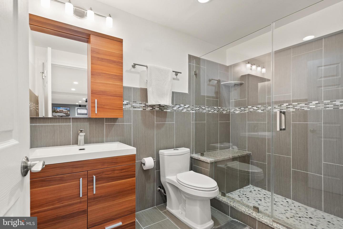 1134 ROUND PEBBLE LN, RESTON, Virginia 20194, 4 Bedrooms Bedrooms, ,4 BathroomsBathrooms,Residential,For sale,1134 ROUND PEBBLE LN,VAFX2286916 MLS # VAFX2286916