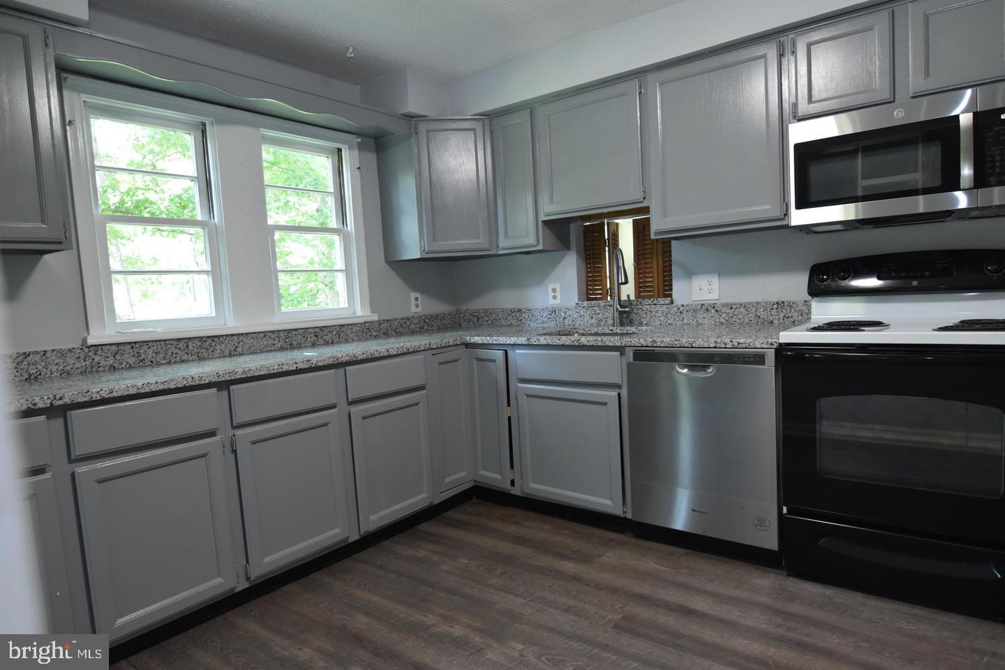 7201 BARRY RD, ALEXANDRIA, Virginia 22315, 3 Bedrooms Bedrooms, ,1 BathroomBathrooms,Residential,For sale,7201 BARRY RD,VAFX2287100 MLS # VAFX2287100