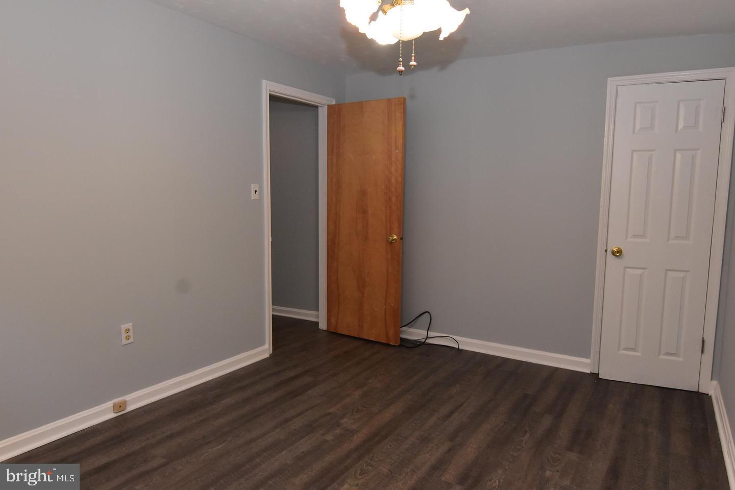 7201 BARRY RD, ALEXANDRIA, Virginia 22315, 3 Bedrooms Bedrooms, ,1 BathroomBathrooms,Residential,For sale,7201 BARRY RD,VAFX2287100 MLS # VAFX2287100