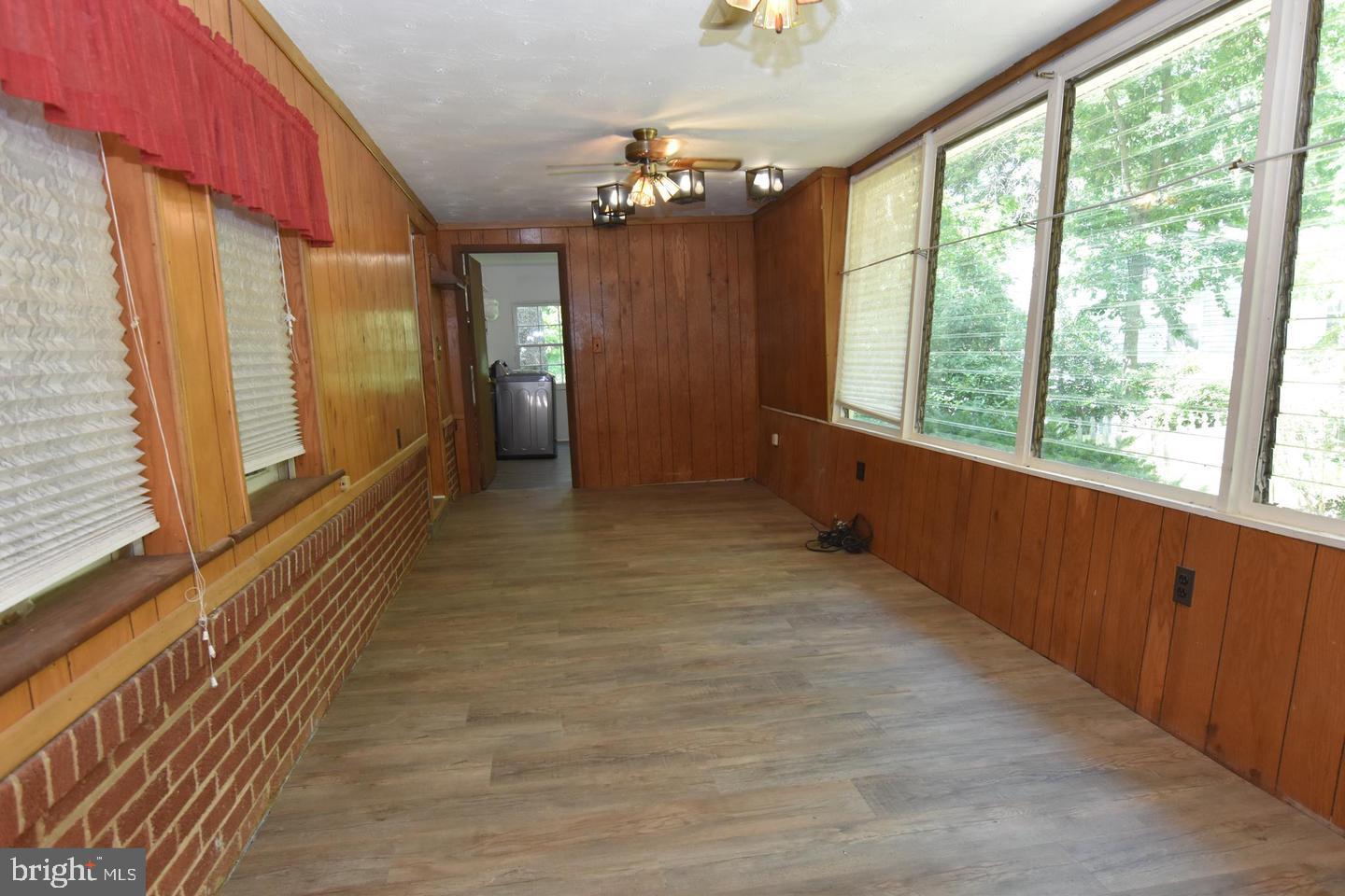 7201 BARRY RD, ALEXANDRIA, Virginia 22315, 3 Bedrooms Bedrooms, ,1 BathroomBathrooms,Residential,For sale,7201 BARRY RD,VAFX2287100 MLS # VAFX2287100