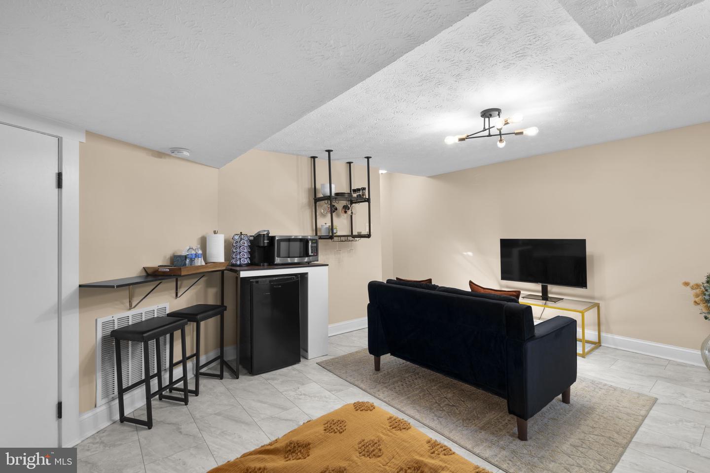 6106 N KINGS HWY, ALEXANDRIA, Virginia 22303, 3 Bedrooms Bedrooms, ,2 BathroomsBathrooms,Residential,For sale,6106 N KINGS HWY,VAFX2288422 MLS # VAFX2288422 6106 N KINGS HWY, ALEXANDRIA, Virginia 22303, 3 Bedrooms Bedrooms, ,2 BathroomsBathrooms,Residential,For sale,6106 N KINGS HWY,VAFX2288422 MLS # VAFX2288422