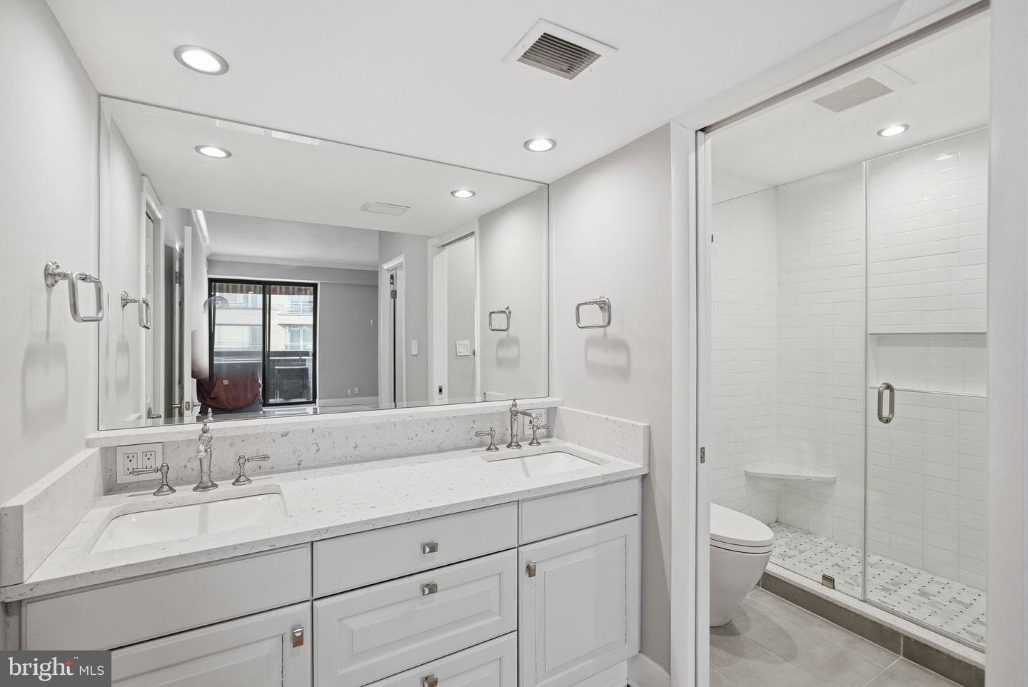 1140 23RD ST NW #1005, WASHINGTON, District Of Columbia 20037, 2 Bedrooms Bedrooms, ,2 BathroomsBathrooms,Residential,For sale,1140 23RD ST NW #1005,DCDC2244258 MLS # DCDC2244258 1140 23RD ST NW #1005, WASHINGTON, District Of Columbia 20037, 2 Bedrooms Bedrooms, ,2 BathroomsBathrooms,Residential,For sale,1140 23RD ST NW #1005,DCDC2244258 MLS # DCDC2244258