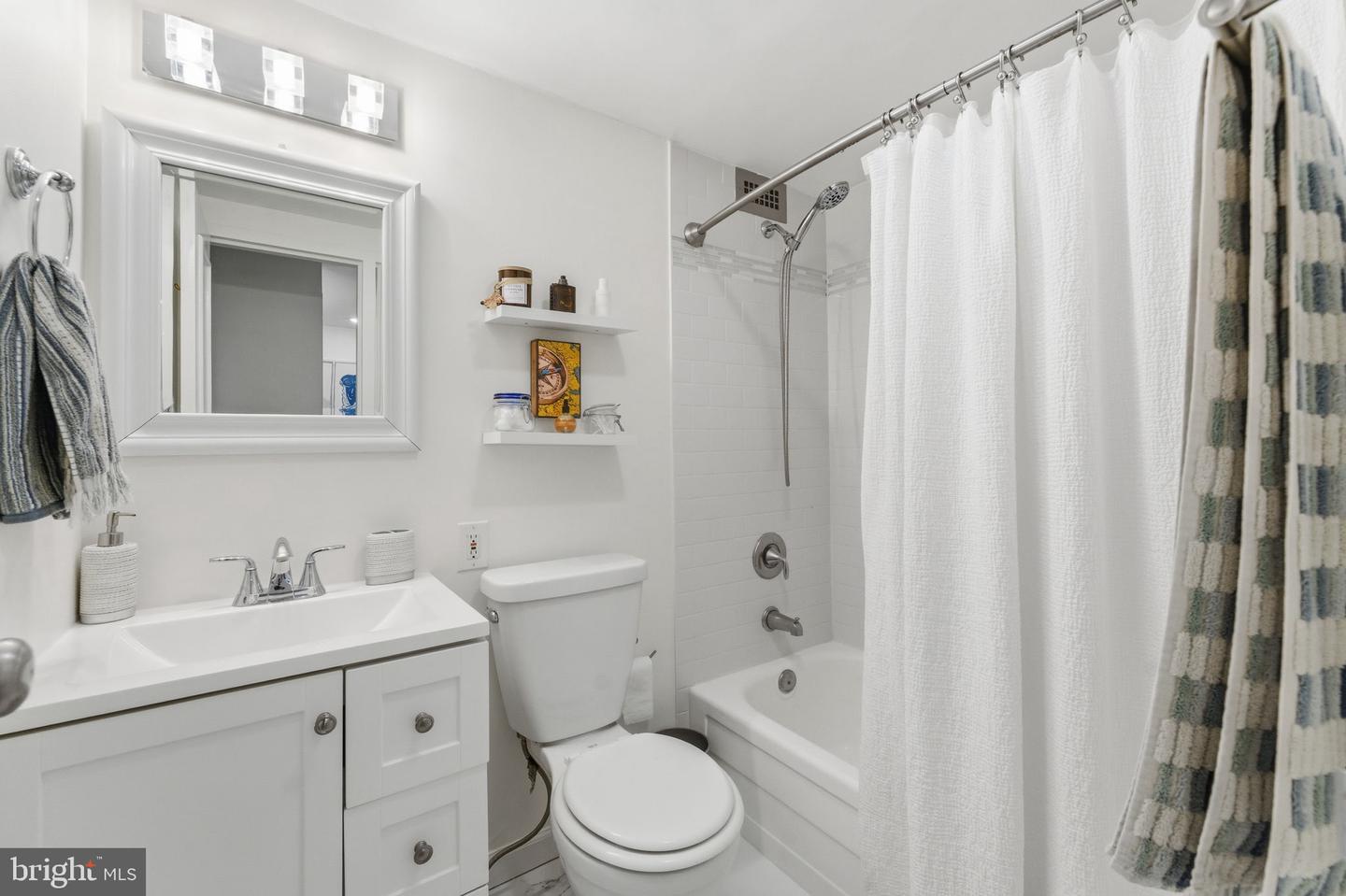 2030 N ADAMS ST #911, ARLINGTON, Virginia 22201, 1 Bedroom Bedrooms, ,1 BathroomBathrooms,Residential,For sale,2030 N ADAMS ST #911,VAAR2068834 MLS # VAAR2068834