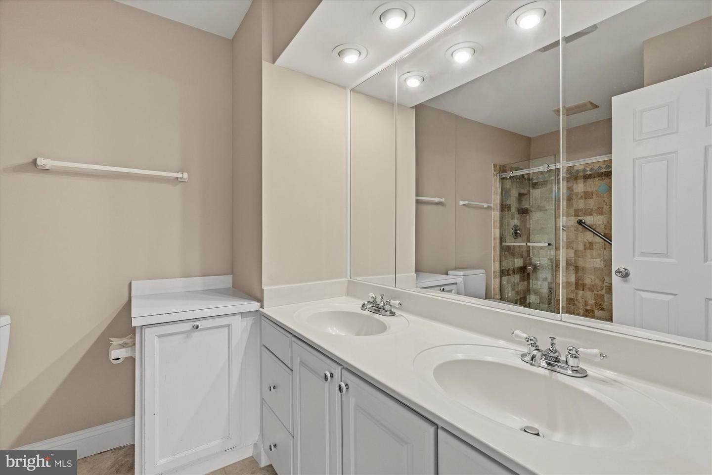 8237 CLIFTON FARM CT, ALEXANDRIA, Virginia 22306, 3 Bedrooms Bedrooms, ,3 BathroomsBathrooms,Residential,For sale,8237 CLIFTON FARM CT,VAFX2290700 MLS # VAFX2290700 8237 CLIFTON FARM CT, ALEXANDRIA, Virginia 22306, 3 Bedrooms Bedrooms, ,3 BathroomsBathrooms,Residential,For sale,8237 CLIFTON FARM CT,VAFX2290700 MLS # VAFX2290700