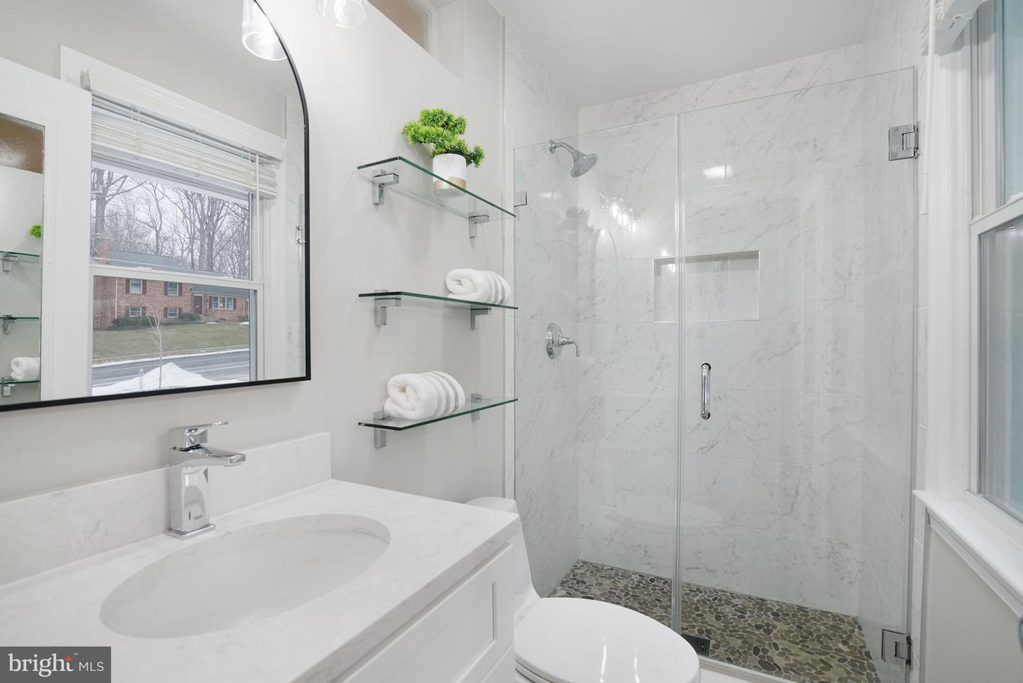 8921 BRAEBURN DR, ANNANDALE, Virginia 22003, 5 Bedrooms Bedrooms, ,3 BathroomsBathrooms,Residential,For sale,8921 BRAEBURN DR,VAFX2290436 MLS # VAFX2290436