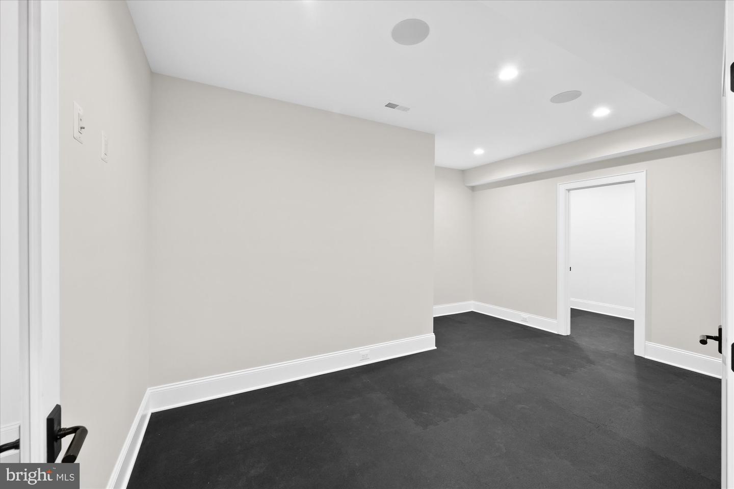 6804 MONTOUR DR, FALLS CHURCH, Virginia 22043, 6 Bedrooms Bedrooms, ,6 BathroomsBathrooms,Residential,For sale,6804 MONTOUR DR,VAFX2290452 MLS # VAFX2290452