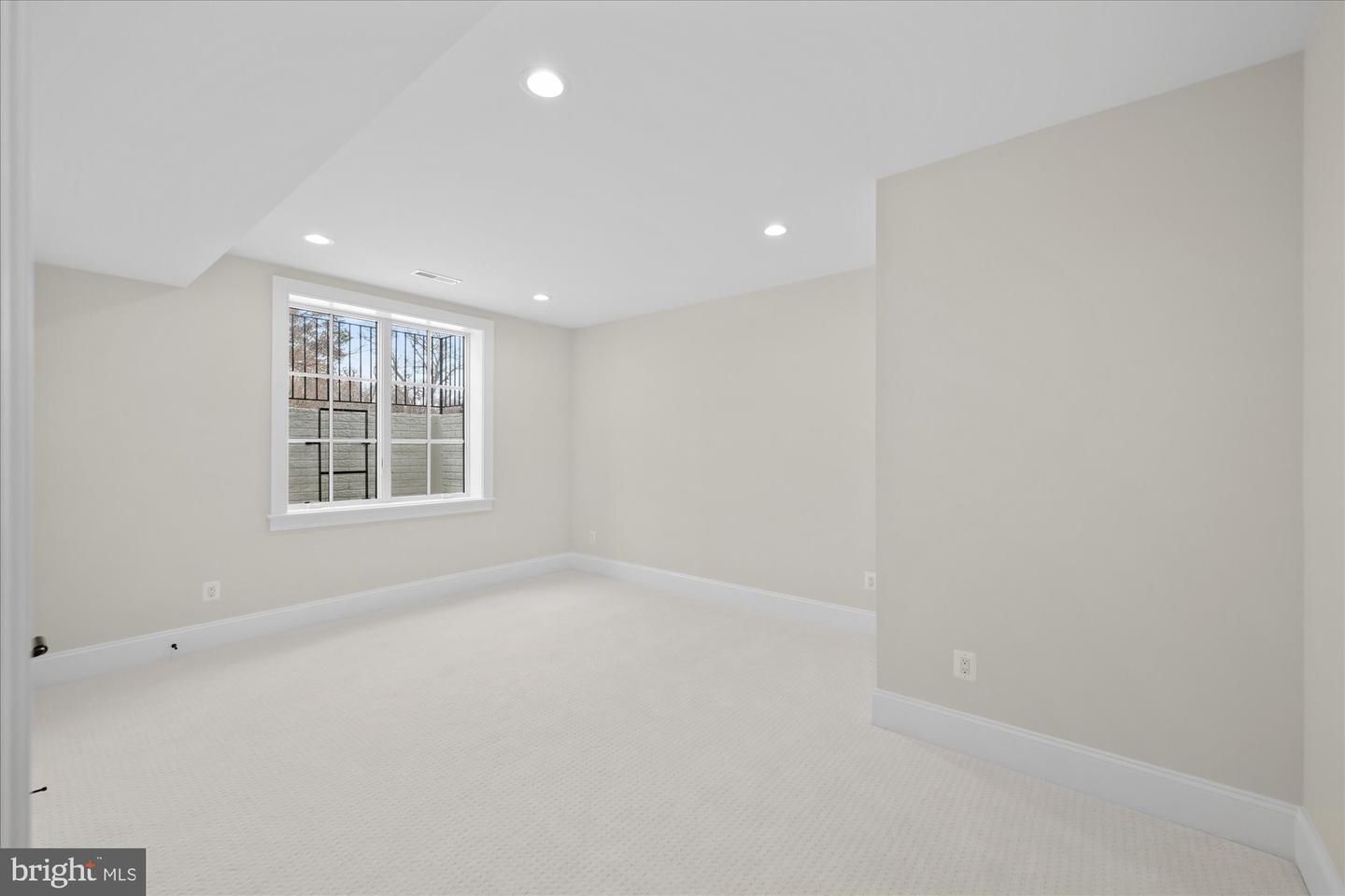 6804 MONTOUR DR, FALLS CHURCH, Virginia 22043, 6 Bedrooms Bedrooms, ,6 BathroomsBathrooms,Residential,For sale,6804 MONTOUR DR,VAFX2290452 MLS # VAFX2290452