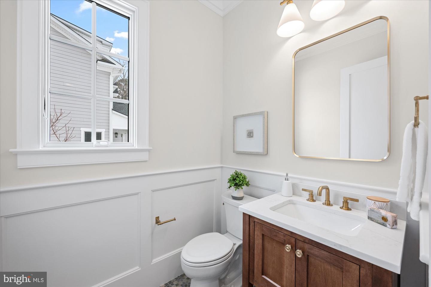 6804 MONTOUR DR, FALLS CHURCH, Virginia 22043, 6 Bedrooms Bedrooms, ,6 BathroomsBathrooms,Residential,For sale,6804 MONTOUR DR,VAFX2290452 MLS # VAFX2290452