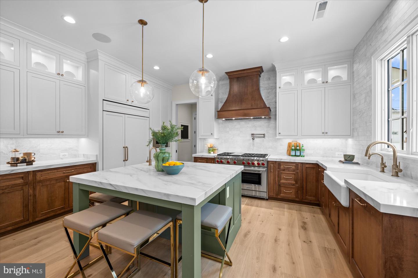 6804 MONTOUR DR, FALLS CHURCH, Virginia 22043, 6 Bedrooms Bedrooms, ,6 BathroomsBathrooms,Residential,For sale,6804 MONTOUR DR,VAFX2290452 MLS # VAFX2290452