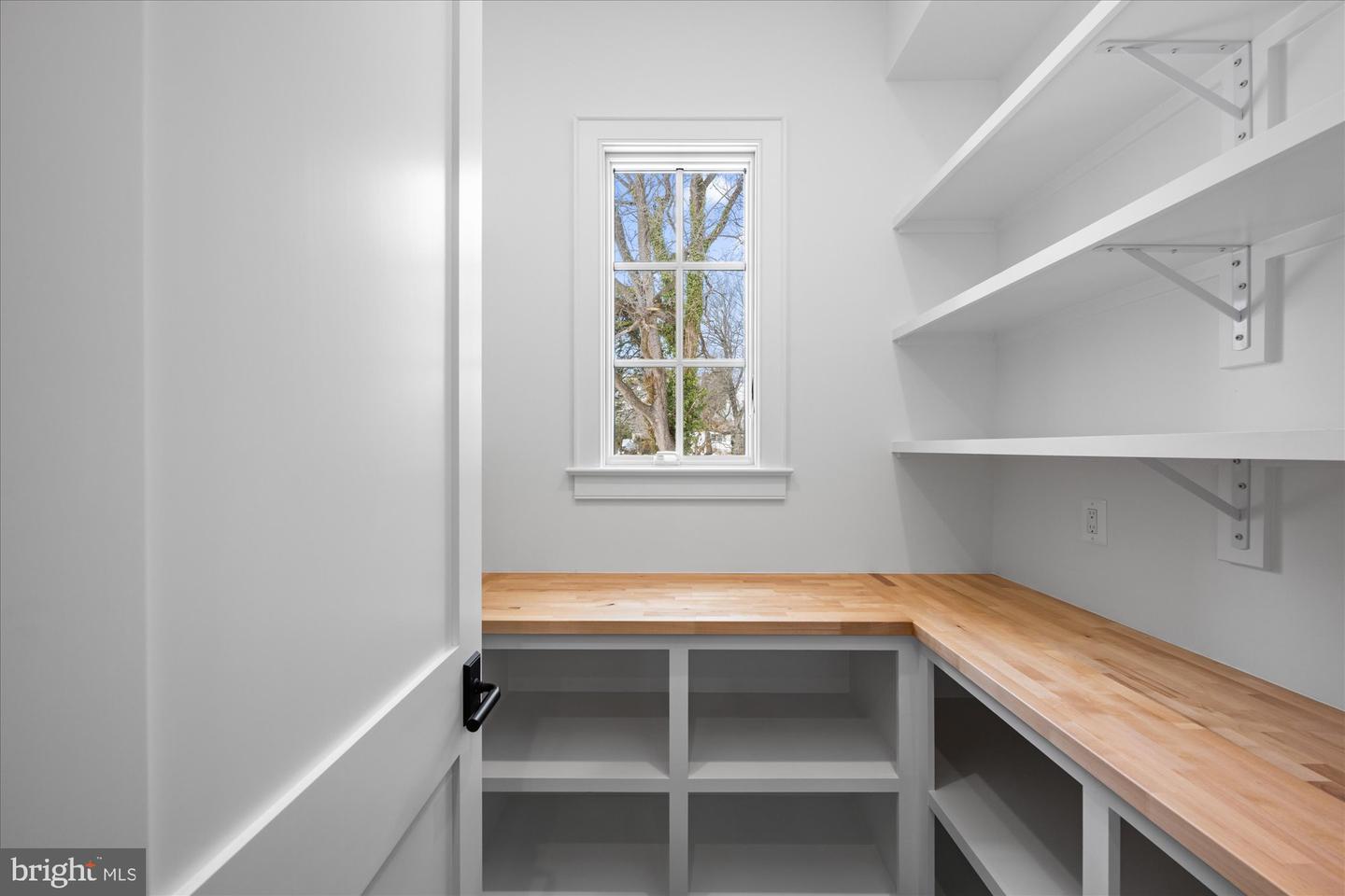 6804 MONTOUR DR, FALLS CHURCH, Virginia 22043, 6 Bedrooms Bedrooms, ,6 BathroomsBathrooms,Residential,For sale,6804 MONTOUR DR,VAFX2290452 MLS # VAFX2290452