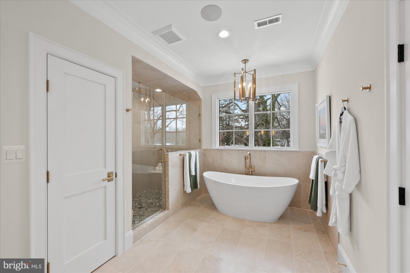 6804 MONTOUR DR, FALLS CHURCH, Virginia 22043, 6 Bedrooms Bedrooms, ,6 BathroomsBathrooms,Residential,For sale,6804 MONTOUR DR,VAFX2290452 MLS # VAFX2290452