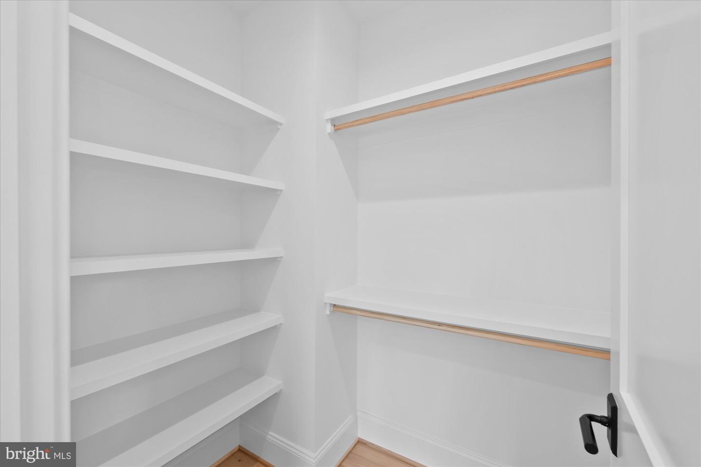 6804 MONTOUR DR, FALLS CHURCH, Virginia 22043, 6 Bedrooms Bedrooms, ,6 BathroomsBathrooms,Residential,For sale,6804 MONTOUR DR,VAFX2290452 MLS # VAFX2290452