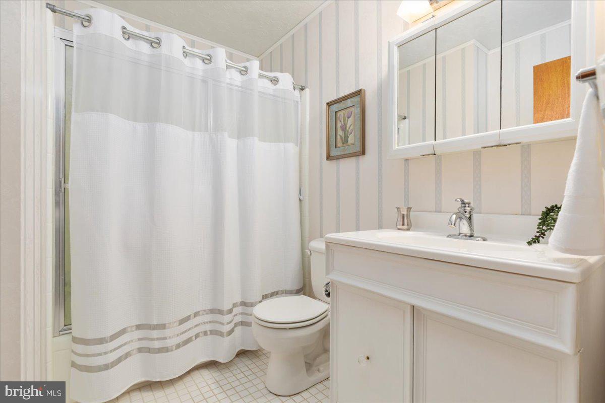 6670 KELLY RD, WARRENTON, Virginia 20187, 5 Bedrooms Bedrooms, 17 Rooms Rooms,3 BathroomsBathrooms,Residential,For sale,6670 KELLY RD,VAFQ2020534 MLS # VAFQ2020534