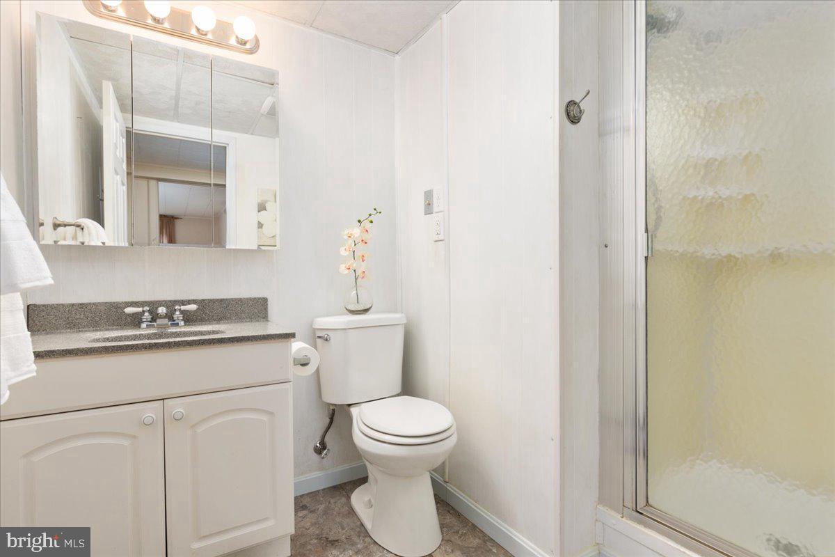 6670 KELLY RD, WARRENTON, Virginia 20187, 5 Bedrooms Bedrooms, 17 Rooms Rooms,3 BathroomsBathrooms,Residential,For sale,6670 KELLY RD,VAFQ2020534 MLS # VAFQ2020534