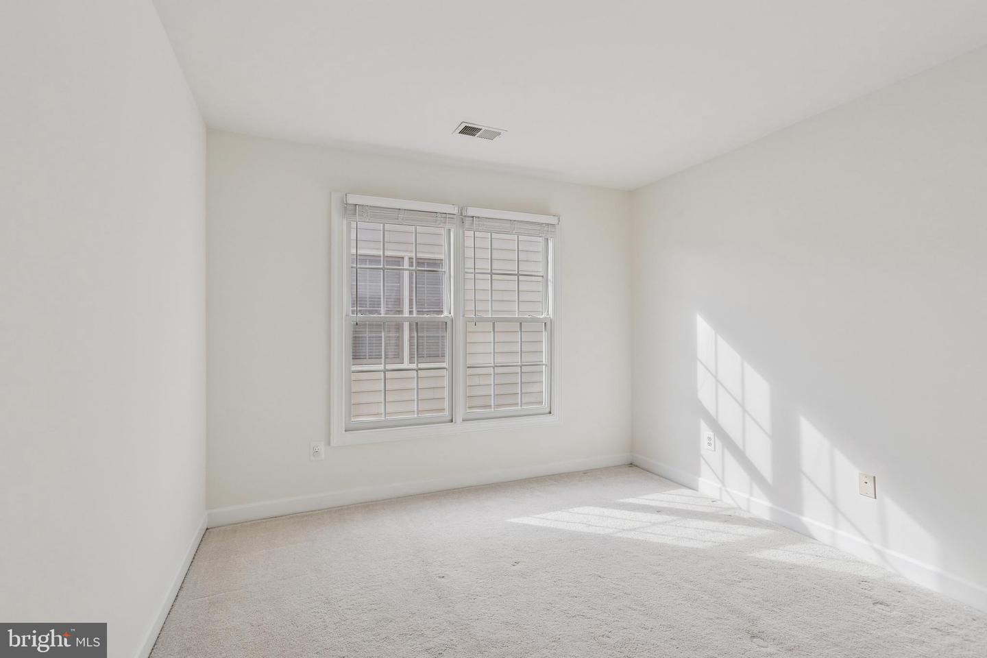 6064 DUNNBROOK TER, HAYMARKET, Virginia 20169, 5 Bedrooms Bedrooms, ,3 BathroomsBathrooms,Residential,For sale,6064 DUNNBROOK TER,VAPW2112316 MLS # VAPW2112316