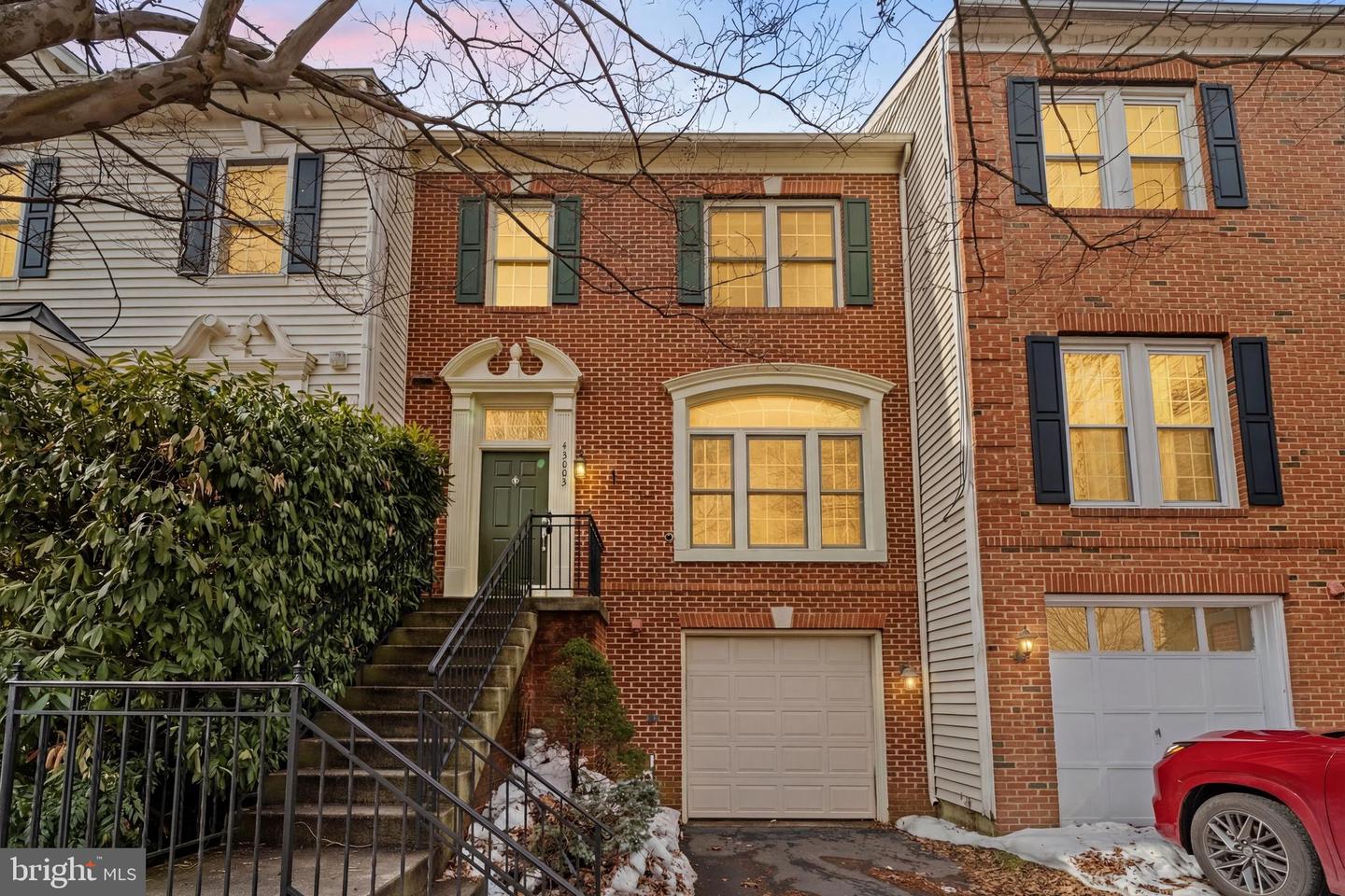 43003 GOLF VIEW DR, CHANTILLY, Virginia 20152, 3 Bedrooms Bedrooms, 13 Rooms Rooms,2 BathroomsBathrooms,Residential,For sale,43003 GOLF VIEW DR,VALO2115730 MLS # VALO2115730