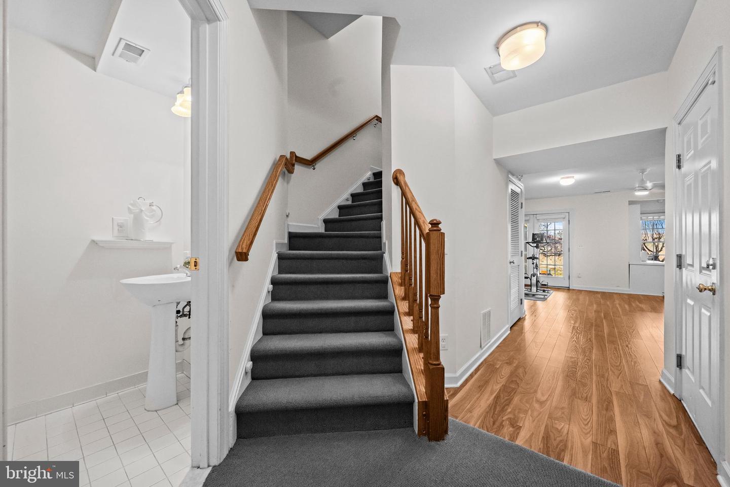 43003 GOLF VIEW DR, CHANTILLY, Virginia 20152, 3 Bedrooms Bedrooms, 13 Rooms Rooms,2 BathroomsBathrooms,Residential,For sale,43003 GOLF VIEW DR,VALO2115730 MLS # VALO2115730