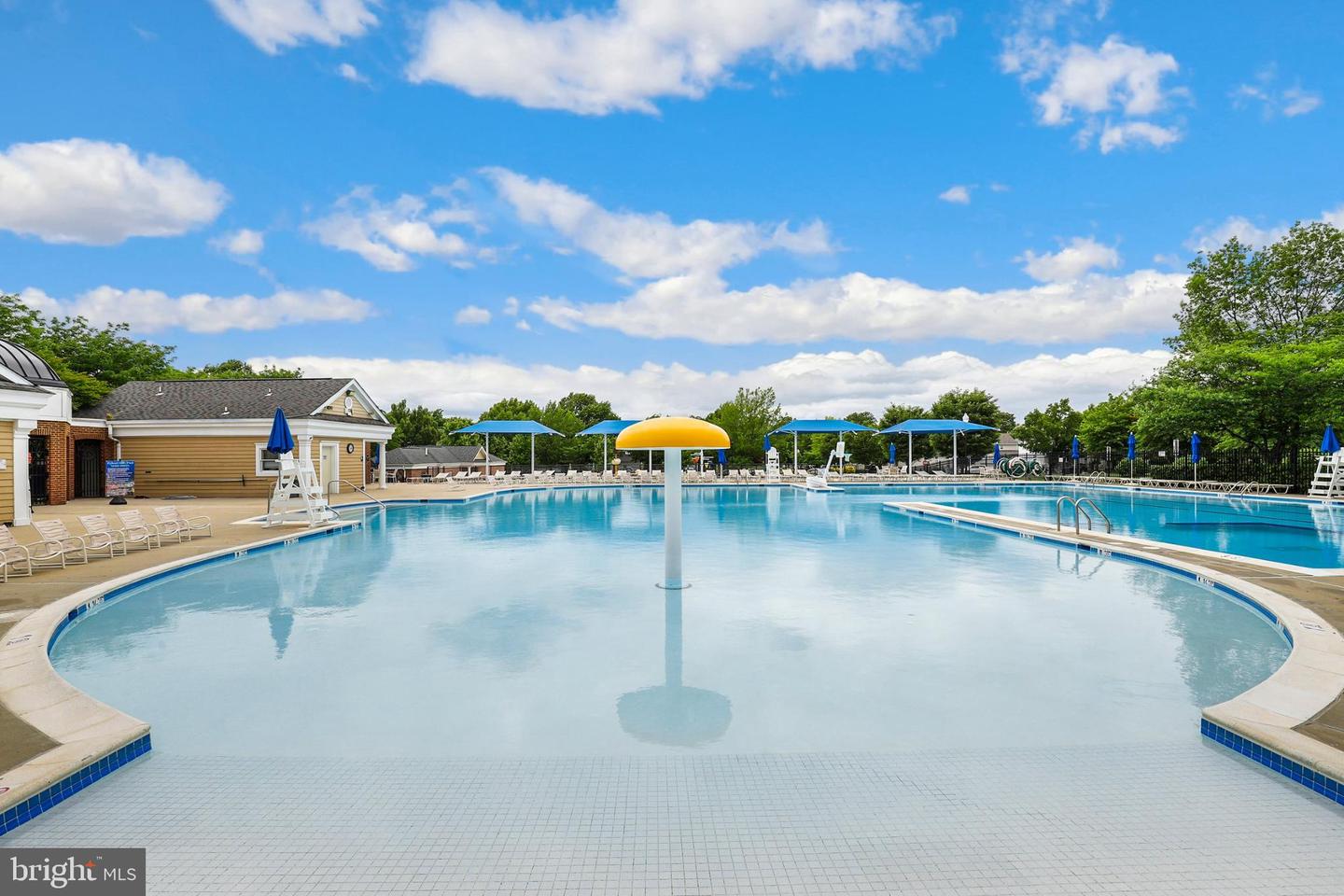 43003 GOLF VIEW DR, CHANTILLY, Virginia 20152, 3 Bedrooms Bedrooms, 13 Rooms Rooms,2 BathroomsBathrooms,Residential,For sale,43003 GOLF VIEW DR,VALO2115730 MLS # VALO2115730