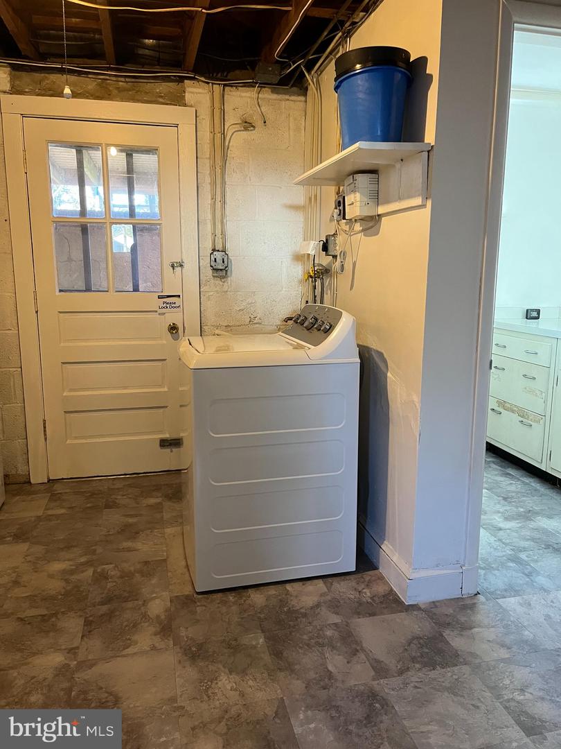 2306 BARBOUR RD, FALLS CHURCH, Virginia 22043, 4 Bedrooms Bedrooms, ,2 BathroomsBathrooms,Residential,For sale,2306 BARBOUR RD,VAFX2290488 MLS # VAFX2290488