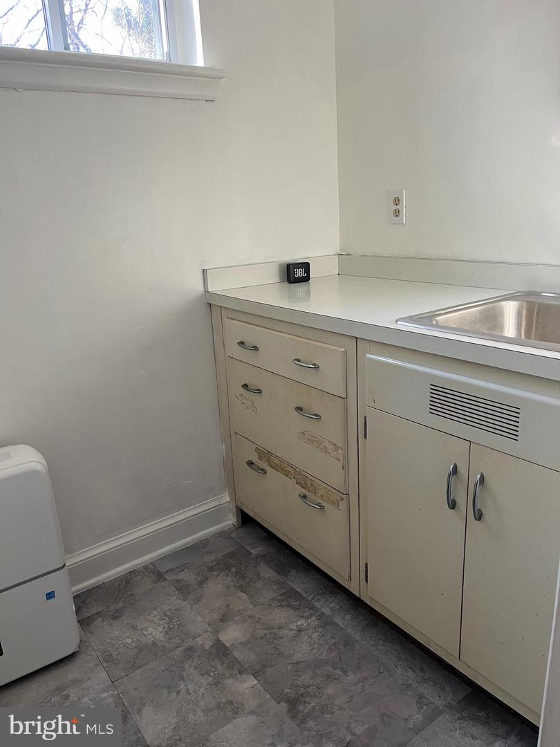 2306 BARBOUR RD, FALLS CHURCH, Virginia 22043, 4 Bedrooms Bedrooms, ,2 BathroomsBathrooms,Residential,For sale,2306 BARBOUR RD,VAFX2290488 MLS # VAFX2290488