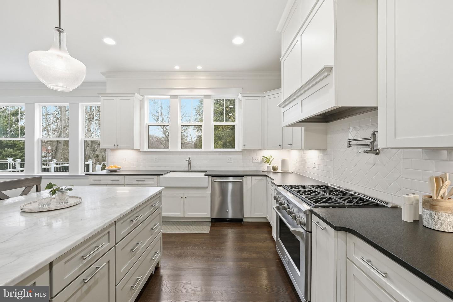 2867 HILL RD, VIENNA, Virginia 22181, 5 Bedrooms Bedrooms, ,5 BathroomsBathrooms,Residential,For sale,2867 HILL RD,VAFX2290510 MLS # VAFX2290510