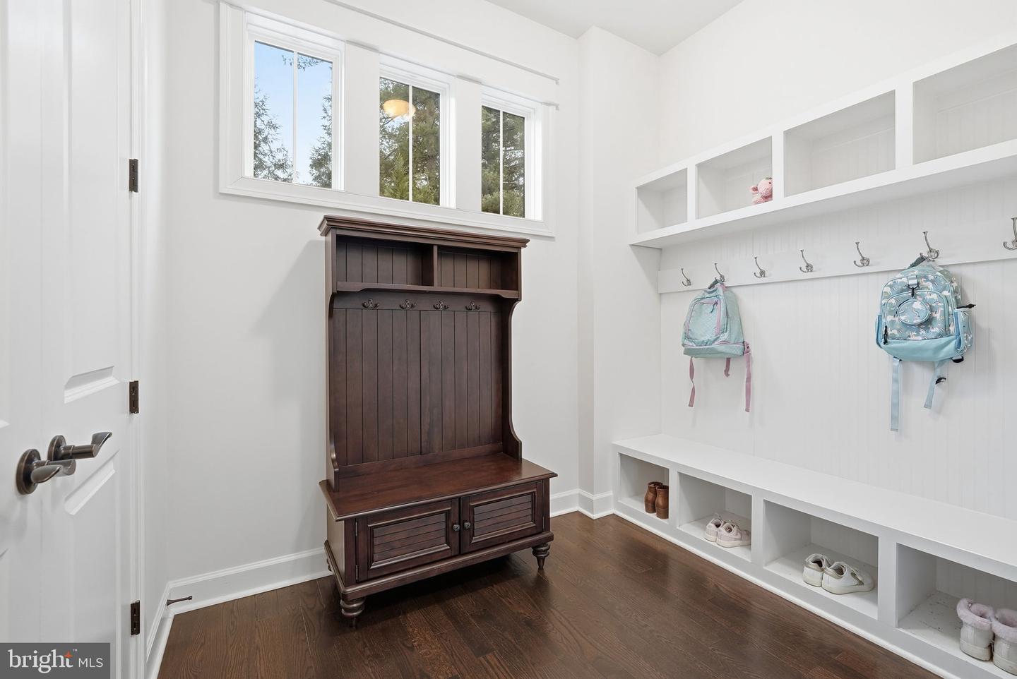 2867 HILL RD, VIENNA, Virginia 22181, 5 Bedrooms Bedrooms, ,5 BathroomsBathrooms,Residential,For sale,2867 HILL RD,VAFX2290510 MLS # VAFX2290510