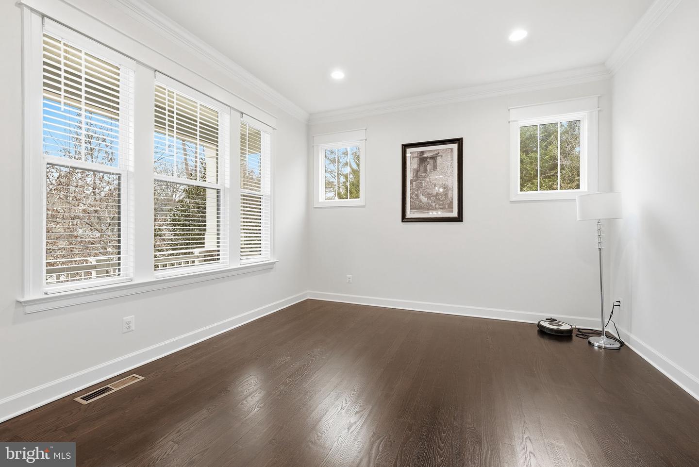 2867 HILL RD, VIENNA, Virginia 22181, 5 Bedrooms Bedrooms, ,5 BathroomsBathrooms,Residential,For sale,2867 HILL RD,VAFX2290510 MLS # VAFX2290510