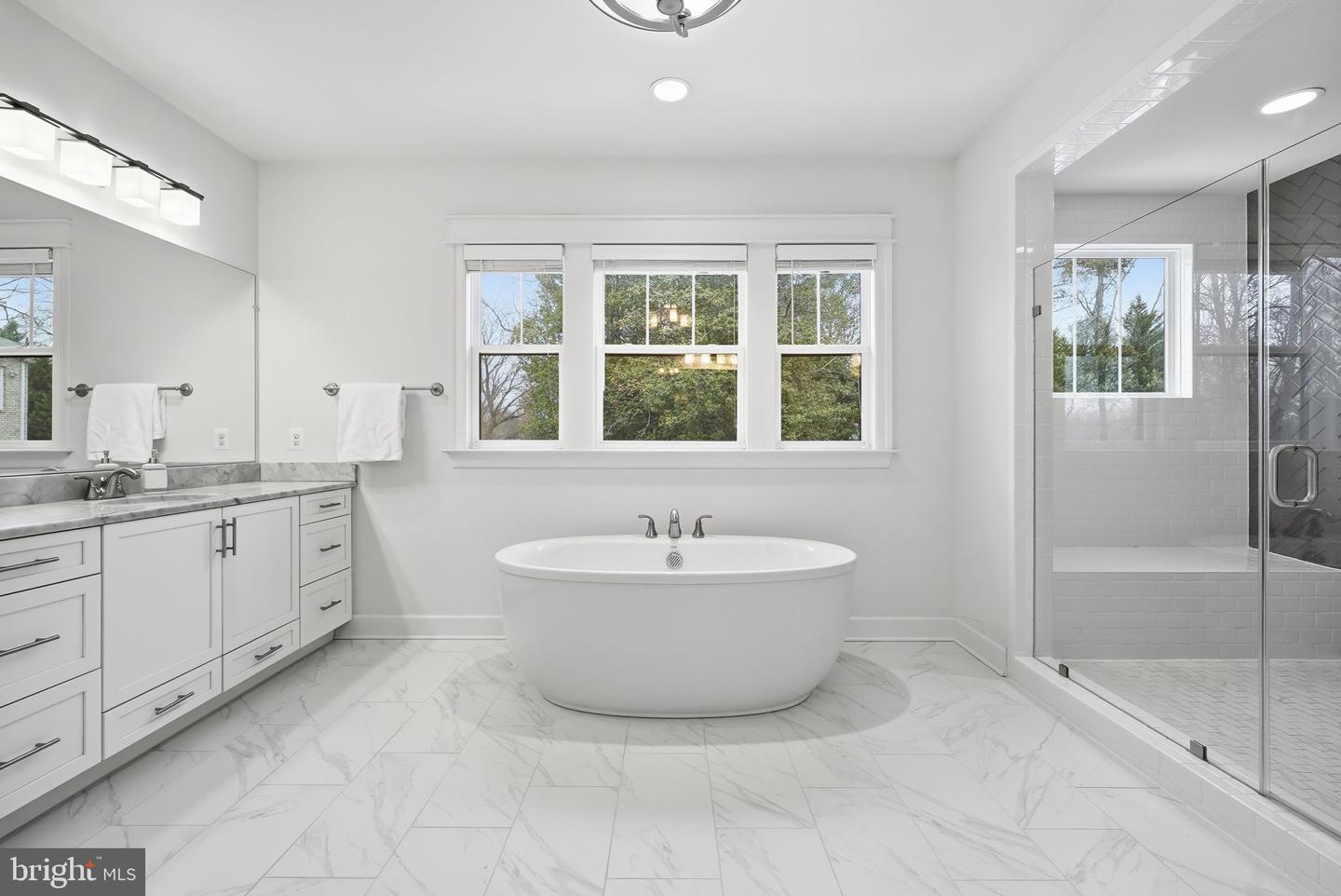 2867 HILL RD, VIENNA, Virginia 22181, 5 Bedrooms Bedrooms, ,5 BathroomsBathrooms,Residential,For sale,2867 HILL RD,VAFX2290510 MLS # VAFX2290510