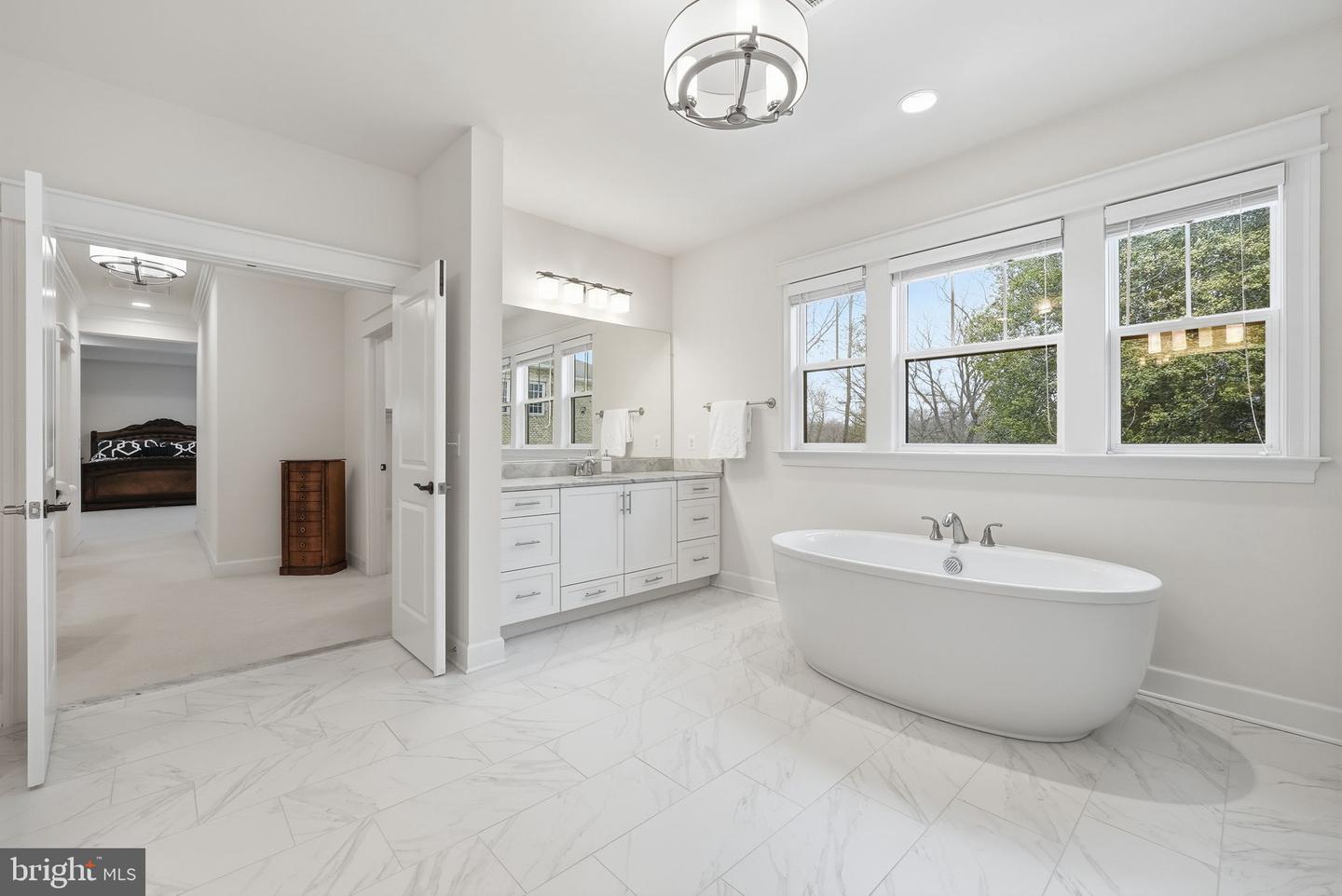 2867 HILL RD, VIENNA, Virginia 22181, 5 Bedrooms Bedrooms, ,5 BathroomsBathrooms,Residential,For sale,2867 HILL RD,VAFX2290510 MLS # VAFX2290510