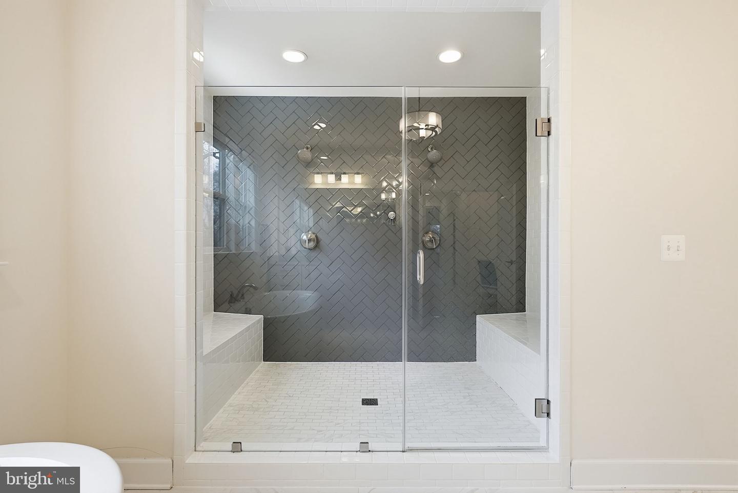 2867 HILL RD, VIENNA, Virginia 22181, 5 Bedrooms Bedrooms, ,5 BathroomsBathrooms,Residential,For sale,2867 HILL RD,VAFX2290510 MLS # VAFX2290510