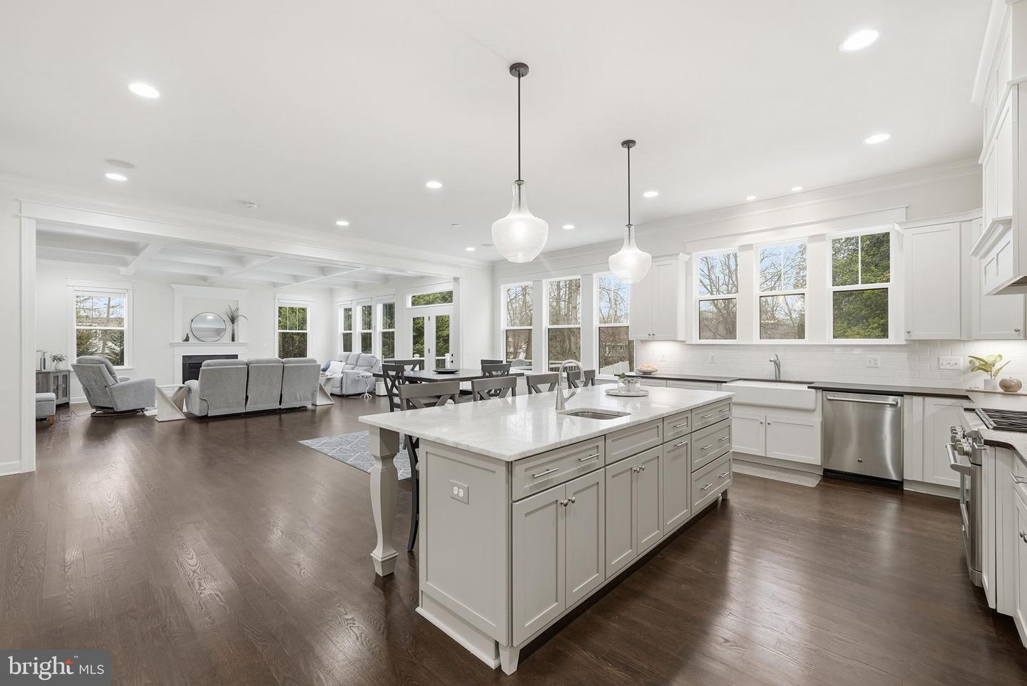 2867 HILL RD, VIENNA, Virginia 22181, 5 Bedrooms Bedrooms, ,5 BathroomsBathrooms,Residential,For sale,2867 HILL RD,VAFX2290510 MLS # VAFX2290510