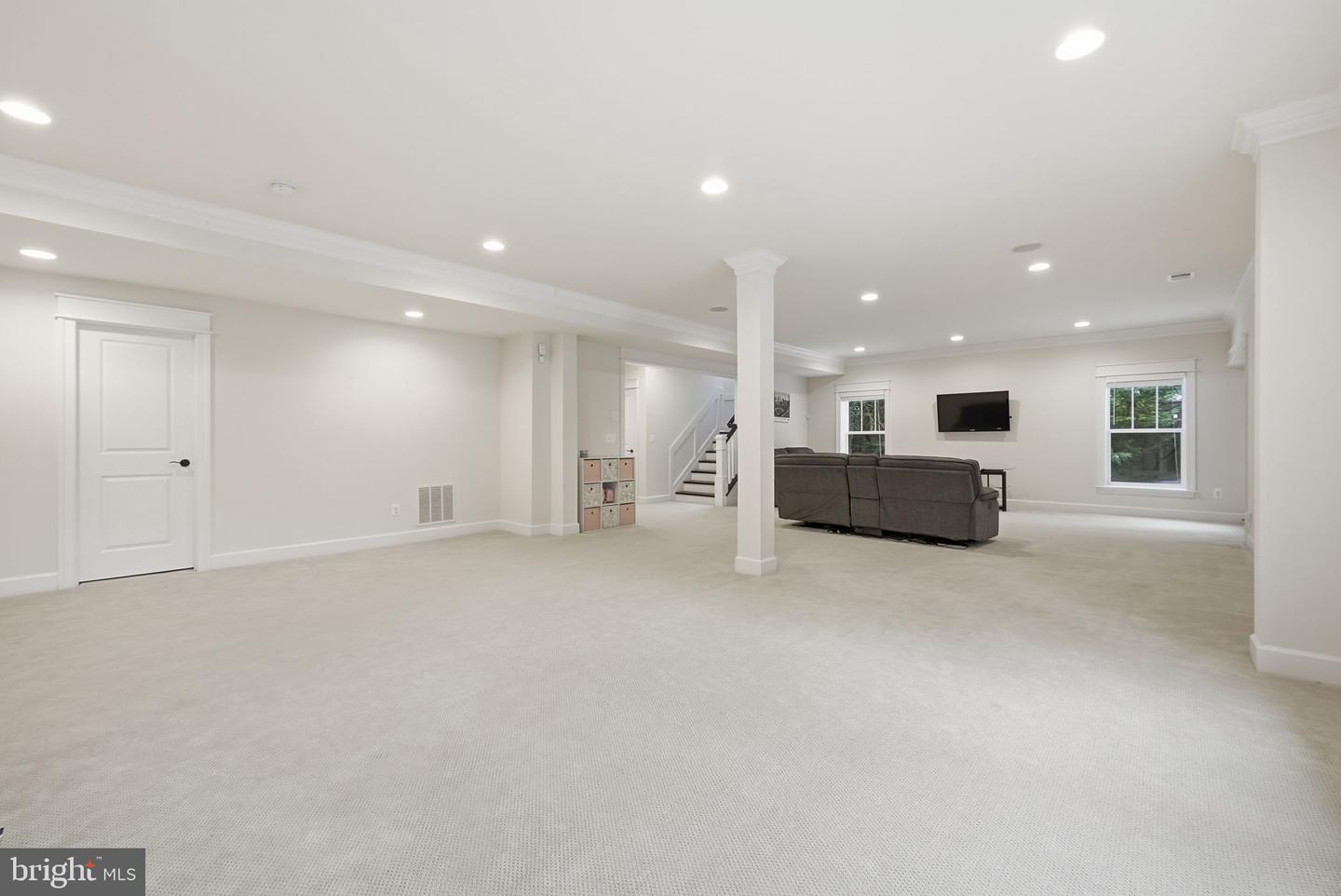 2867 HILL RD, VIENNA, Virginia 22181, 5 Bedrooms Bedrooms, ,5 BathroomsBathrooms,Residential,For sale,2867 HILL RD,VAFX2290510 MLS # VAFX2290510