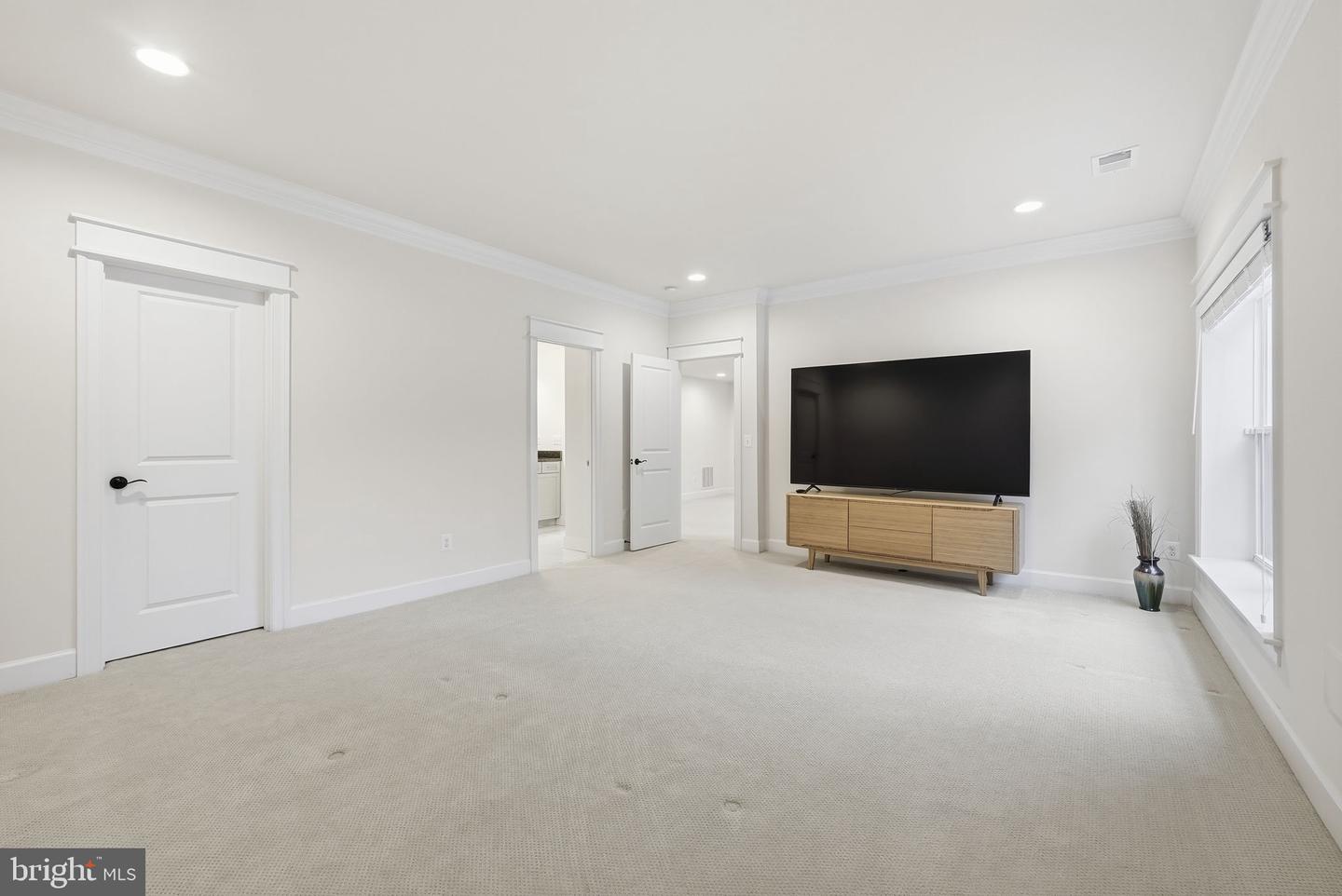 2867 HILL RD, VIENNA, Virginia 22181, 5 Bedrooms Bedrooms, ,5 BathroomsBathrooms,Residential,For sale,2867 HILL RD,VAFX2290510 MLS # VAFX2290510