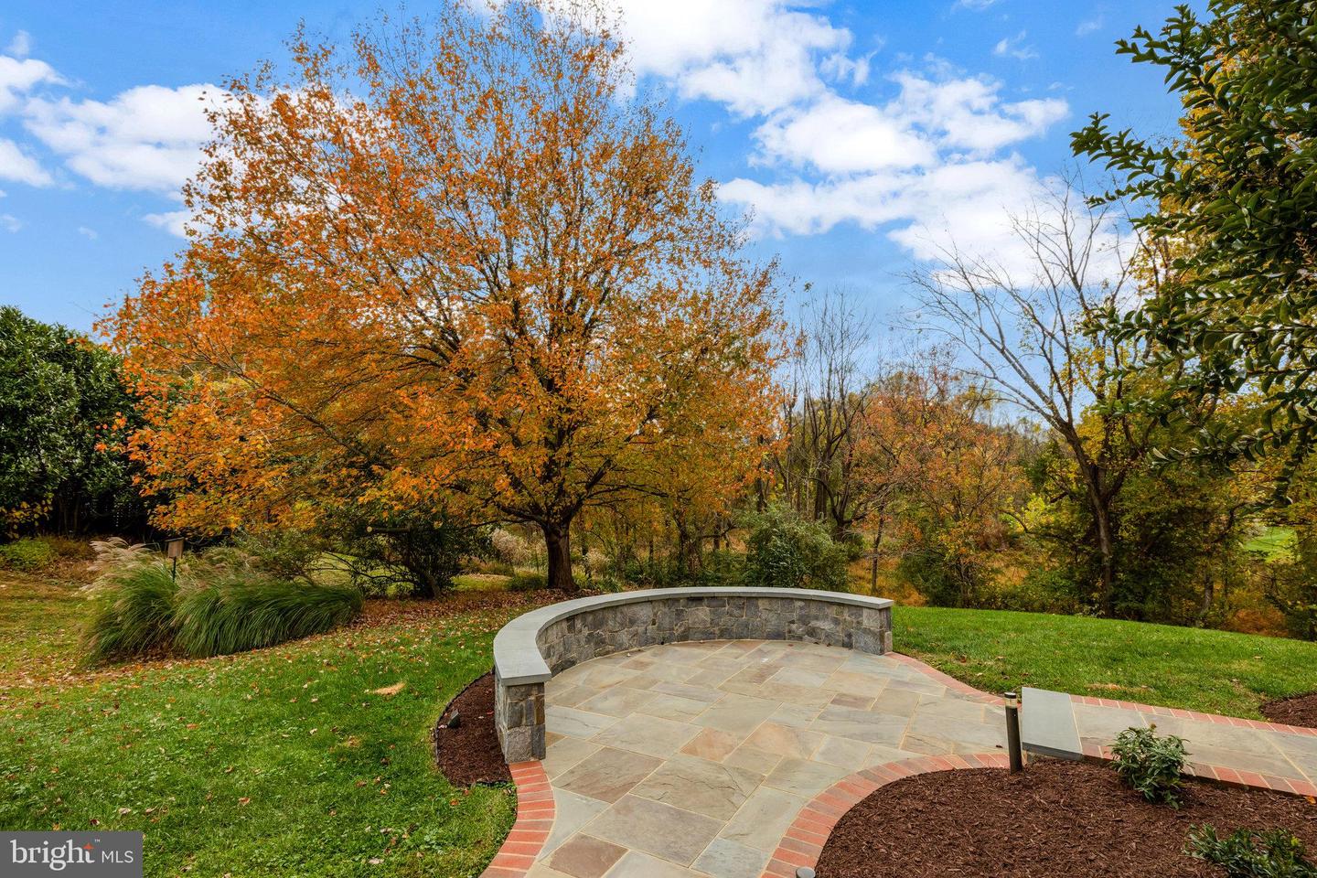 1710 DOVE POINT CT, VIENNA, Virginia 22182, 5 Bedrooms Bedrooms, ,4 BathroomsBathrooms,Residential,For sale,1710 DOVE POINT CT,VAFX2290704 MLS # VAFX2290704