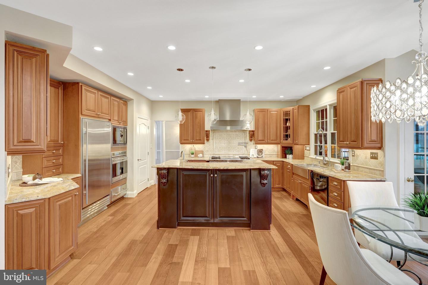 1710 DOVE POINT CT, VIENNA, Virginia 22182, 5 Bedrooms Bedrooms, ,4 BathroomsBathrooms,Residential,For sale,1710 DOVE POINT CT,VAFX2290704 MLS # VAFX2290704