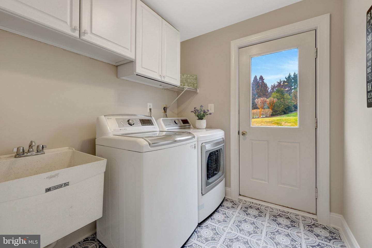 1710 DOVE POINT CT, VIENNA, Virginia 22182, 5 Bedrooms Bedrooms, ,4 BathroomsBathrooms,Residential,For sale,1710 DOVE POINT CT,VAFX2290704 MLS # VAFX2290704