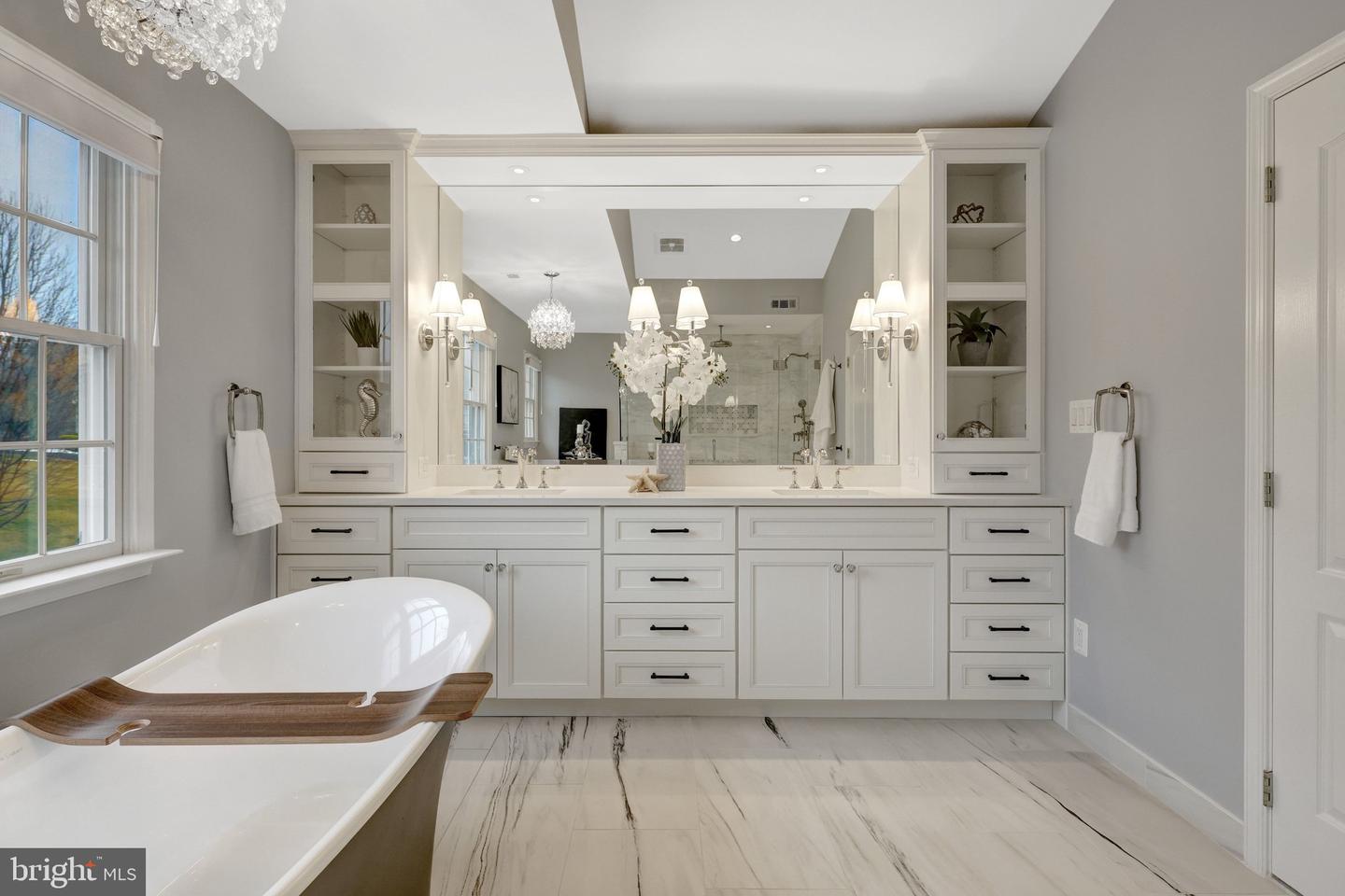 1710 DOVE POINT CT, VIENNA, Virginia 22182, 5 Bedrooms Bedrooms, ,4 BathroomsBathrooms,Residential,For sale,1710 DOVE POINT CT,VAFX2290704 MLS # VAFX2290704