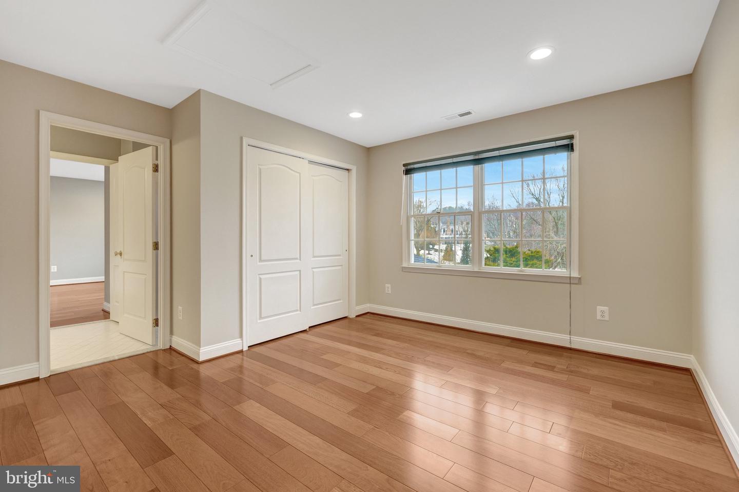 1710 DOVE POINT CT, VIENNA, Virginia 22182, 5 Bedrooms Bedrooms, ,4 BathroomsBathrooms,Residential,For sale,1710 DOVE POINT CT,VAFX2290704 MLS # VAFX2290704