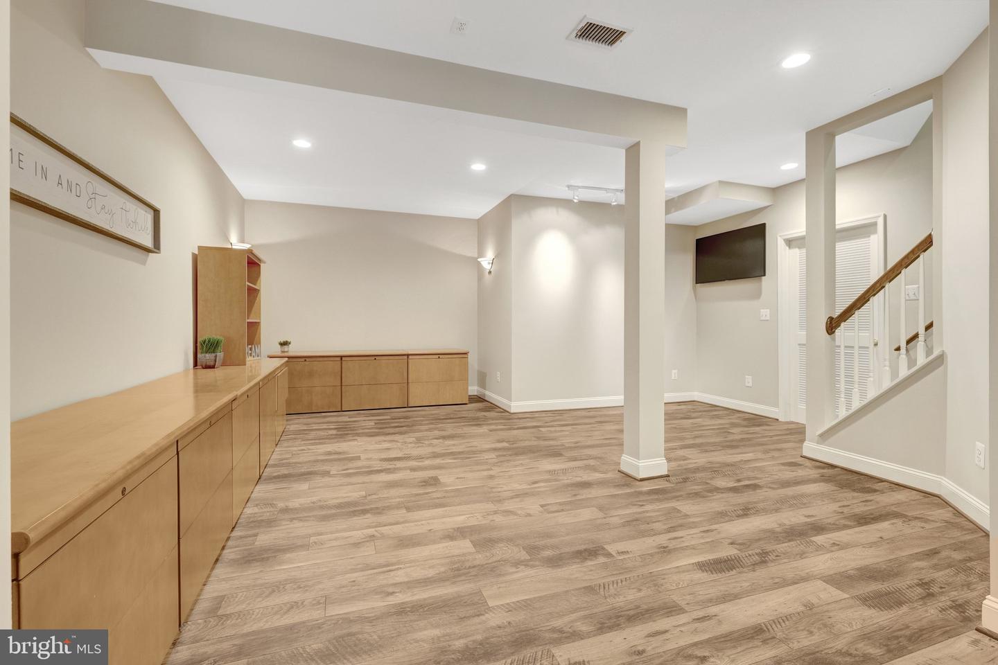 1710 DOVE POINT CT, VIENNA, Virginia 22182, 5 Bedrooms Bedrooms, ,4 BathroomsBathrooms,Residential,For sale,1710 DOVE POINT CT,VAFX2290704 MLS # VAFX2290704