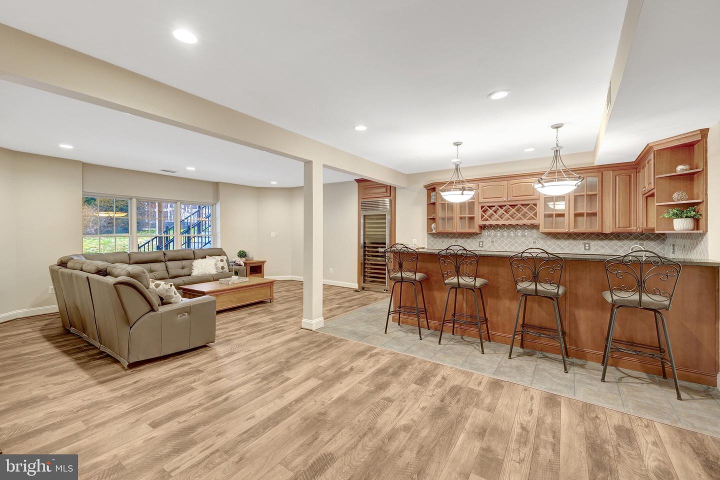 1710 DOVE POINT CT, VIENNA, Virginia 22182, 5 Bedrooms Bedrooms, ,4 BathroomsBathrooms,Residential,For sale,1710 DOVE POINT CT,VAFX2290704 MLS # VAFX2290704