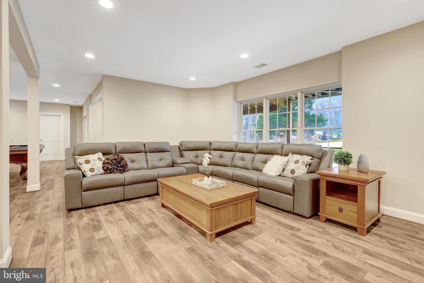 1710 DOVE POINT CT, VIENNA, Virginia 22182, 5 Bedrooms Bedrooms, ,4 BathroomsBathrooms,Residential,For sale,1710 DOVE POINT CT,VAFX2290704 MLS # VAFX2290704