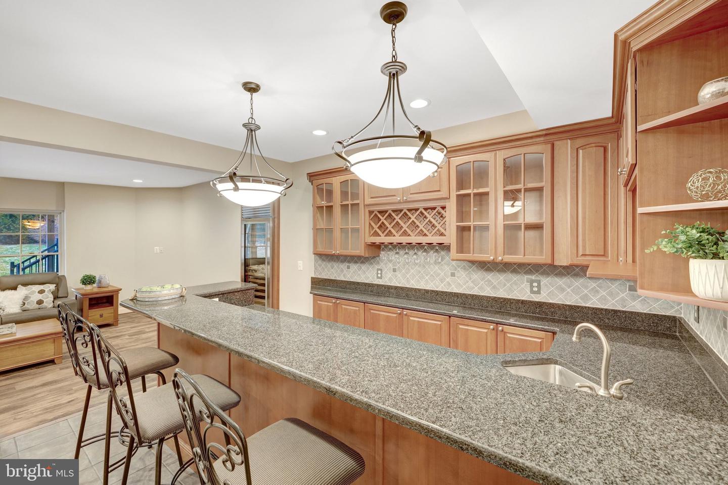 1710 DOVE POINT CT, VIENNA, Virginia 22182, 5 Bedrooms Bedrooms, ,4 BathroomsBathrooms,Residential,For sale,1710 DOVE POINT CT,VAFX2290704 MLS # VAFX2290704