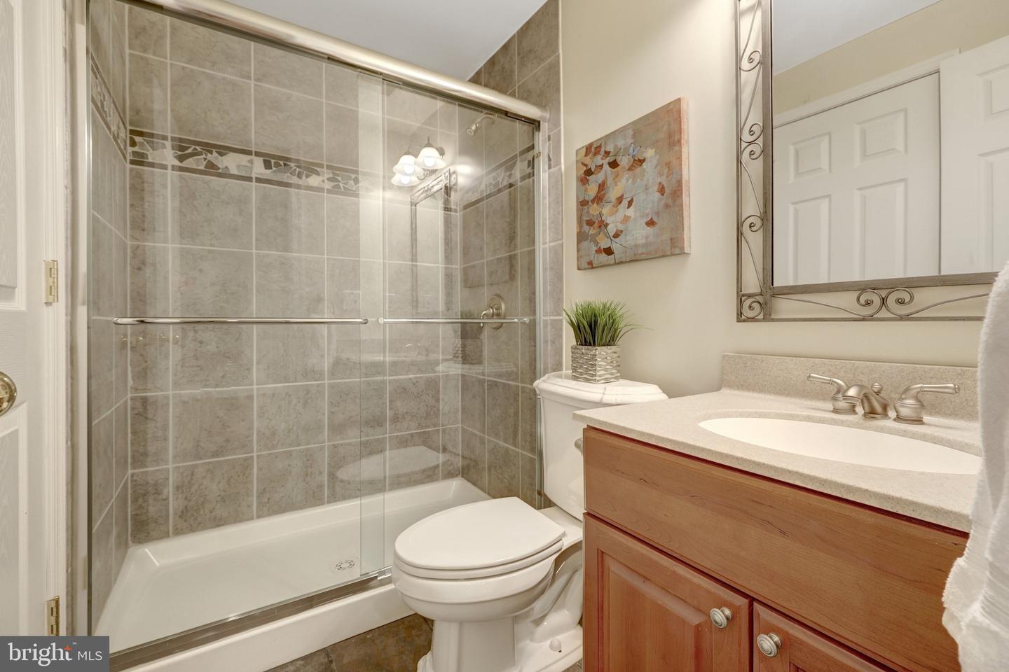 1710 DOVE POINT CT, VIENNA, Virginia 22182, 5 Bedrooms Bedrooms, ,4 BathroomsBathrooms,Residential,For sale,1710 DOVE POINT CT,VAFX2290704 MLS # VAFX2290704