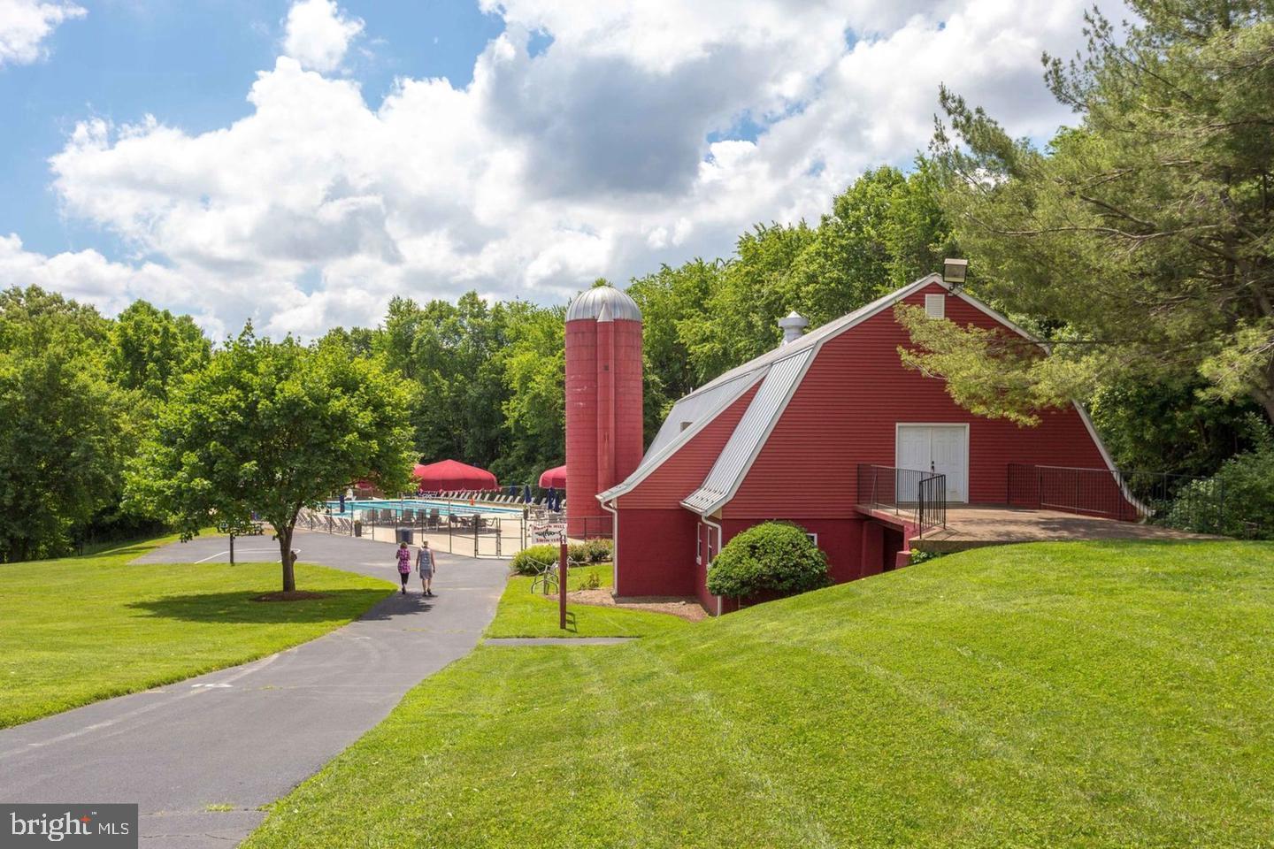 1710 DOVE POINT CT, VIENNA, Virginia 22182, 5 Bedrooms Bedrooms, ,4 BathroomsBathrooms,Residential,For sale,1710 DOVE POINT CT,VAFX2290704 MLS # VAFX2290704