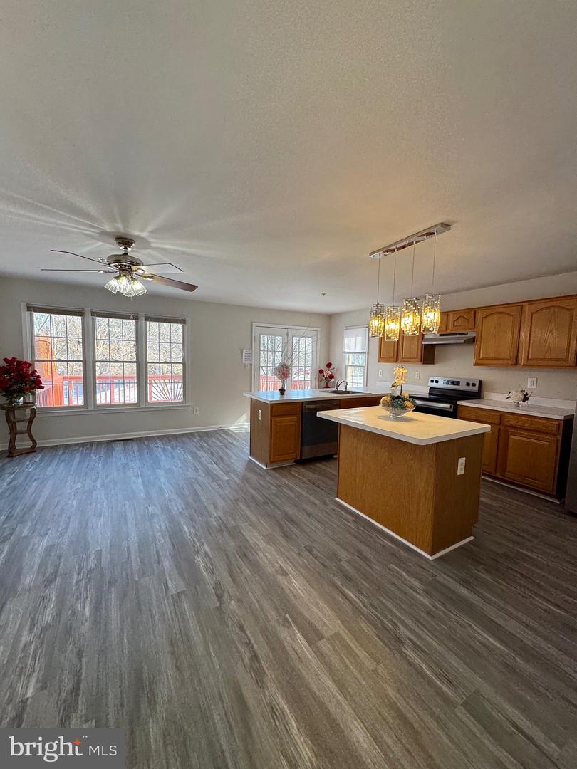 3982 BRUSSELS WAY, WOODBRIDGE, Virginia 22192, 3 Bedrooms Bedrooms, ,3 BathroomsBathrooms,Residential,For sale,3982 BRUSSELS WAY,VAPW2112400 MLS # VAPW2112400