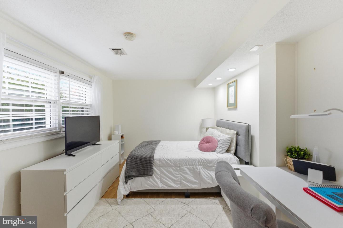 6124 CROZET CT, SPRINGFIELD, Virginia 22150, 4 Bedrooms Bedrooms, ,3 BathroomsBathrooms,Residential,For sale,6124 CROZET CT,VAFX2290800 MLS # VAFX2290800