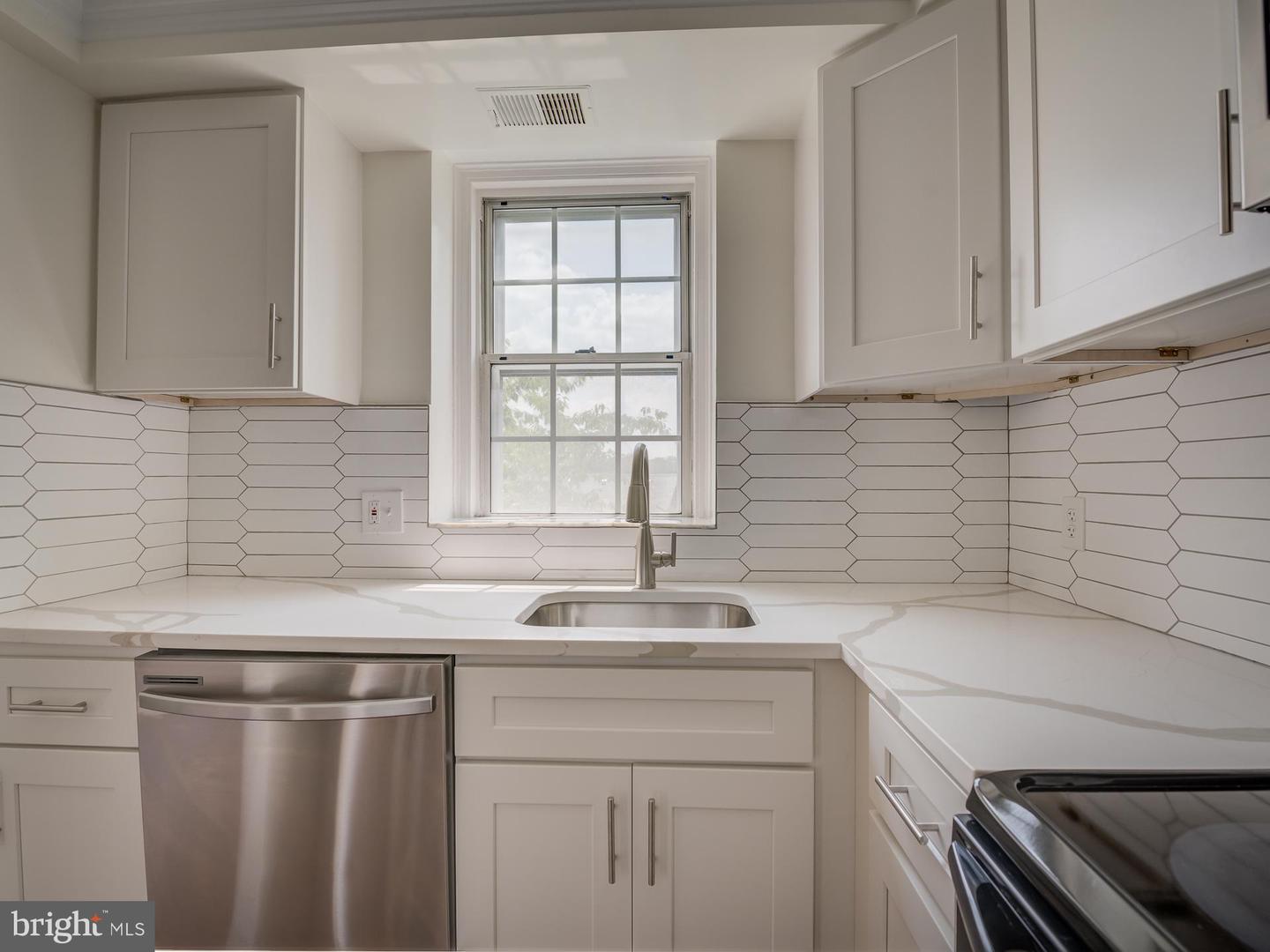 3082-S ABINGDON ST #C1, ARLINGTON, Virginia 22206, 2 Bedrooms Bedrooms, ,1 BathroomBathrooms,Residential,For sale,3082-S ABINGDON ST #C1,VAAR2068858 MLS # VAAR2068858