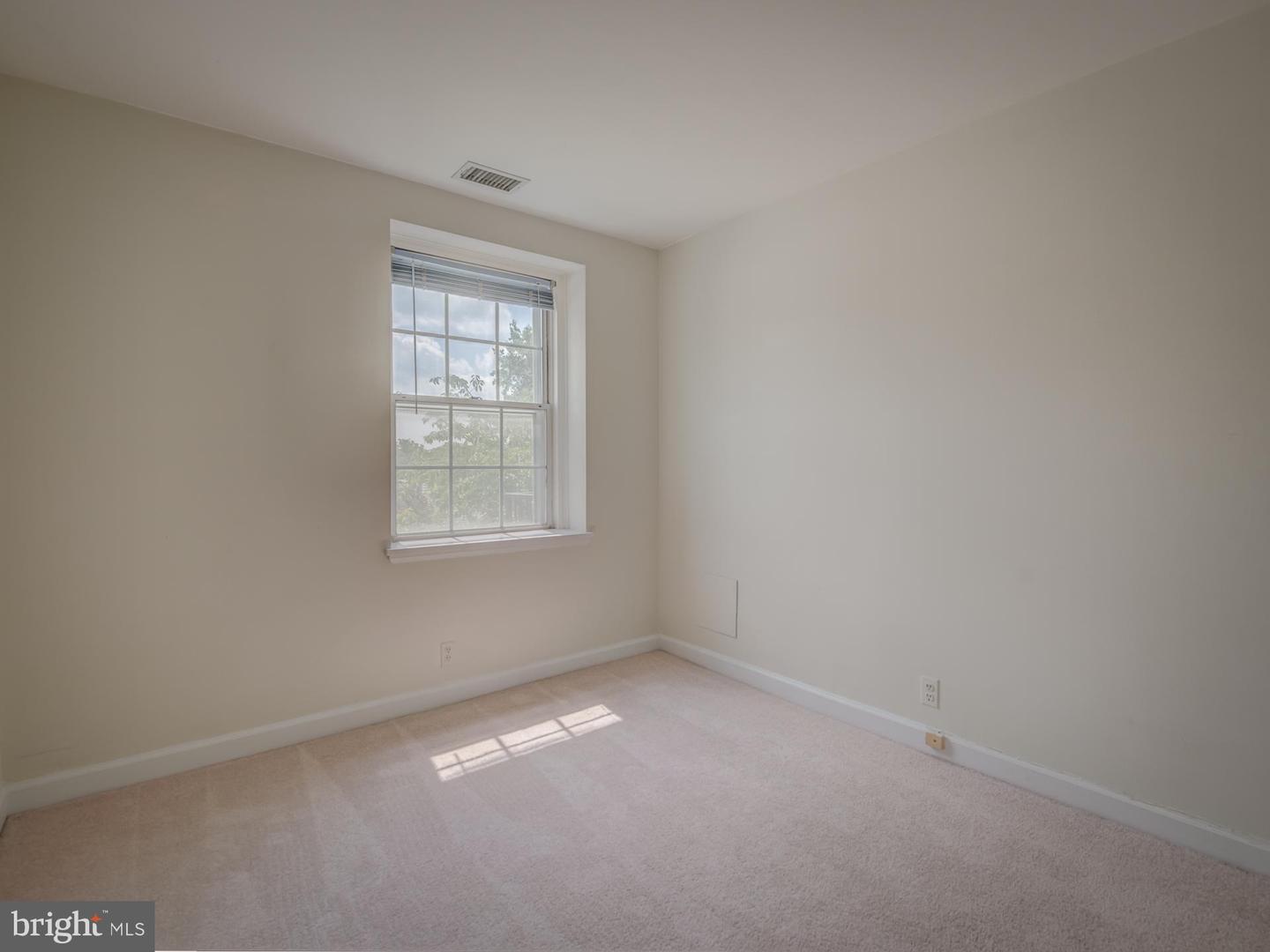 3082-S ABINGDON ST #C1, ARLINGTON, Virginia 22206, 2 Bedrooms Bedrooms, ,1 BathroomBathrooms,Residential,For sale,3082-S ABINGDON ST #C1,VAAR2068858 MLS # VAAR2068858