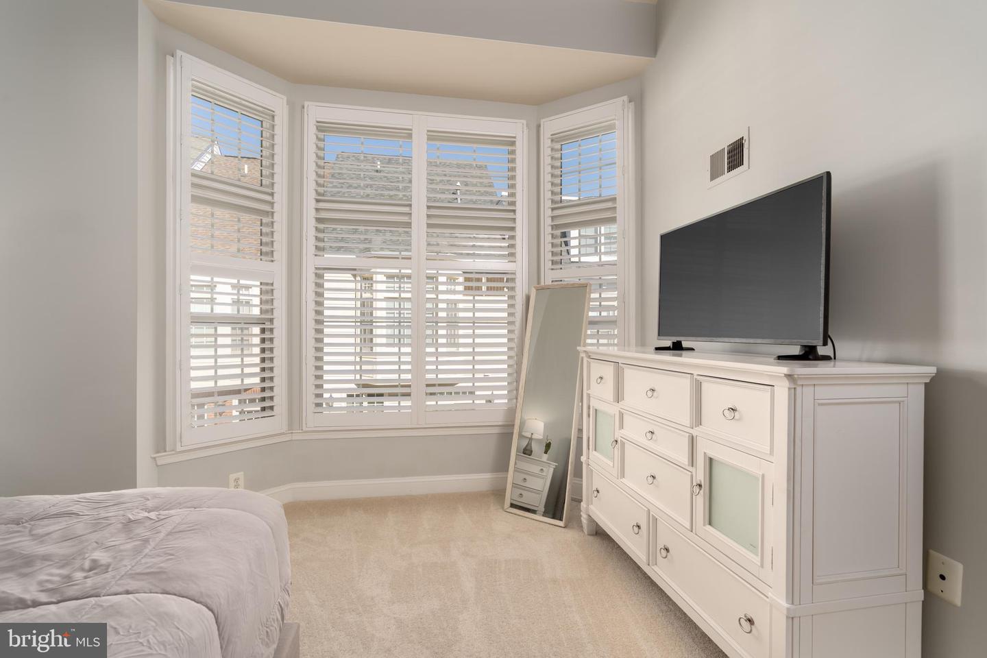 5326 43RD ST NW, WASHINGTON, District Of Columbia 20015, 3 Bedrooms Bedrooms, ,3 BathroomsBathrooms,Residential,For sale,5326 43RD ST NW,DCDC2245928 MLS # DCDC2245928