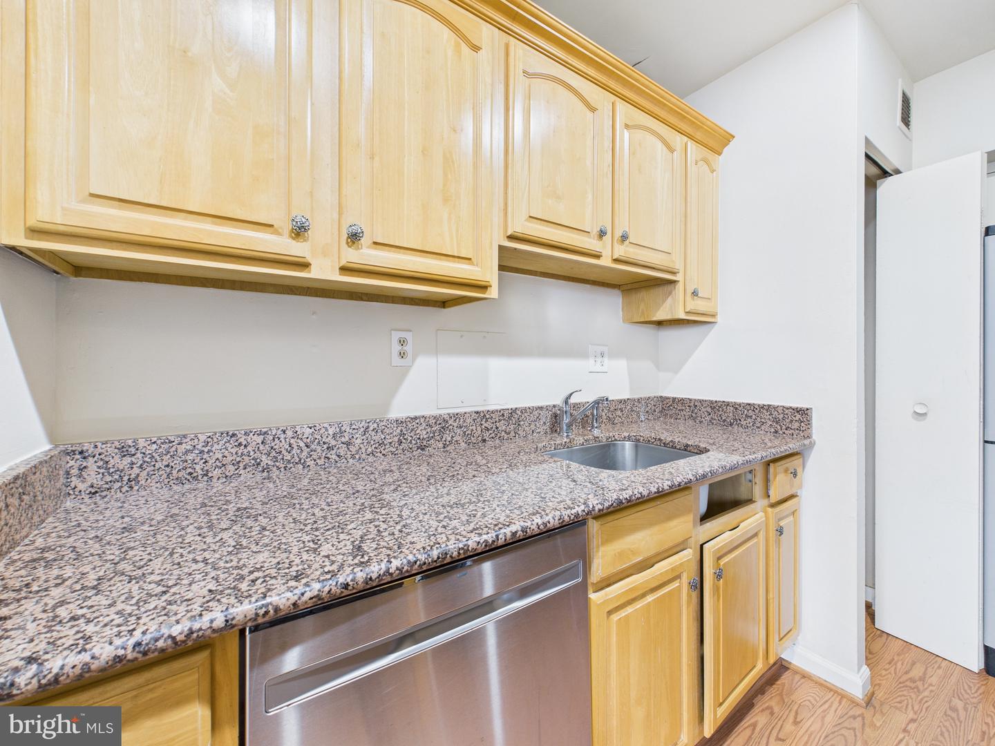 3701 5TH ST S #406, ARLINGTON, Virginia 22204, 1 Bedroom Bedrooms, ,1 BathroomBathrooms,Residential,For sale,3701 5TH ST S #406,VAAR2068866 MLS # VAAR2068866